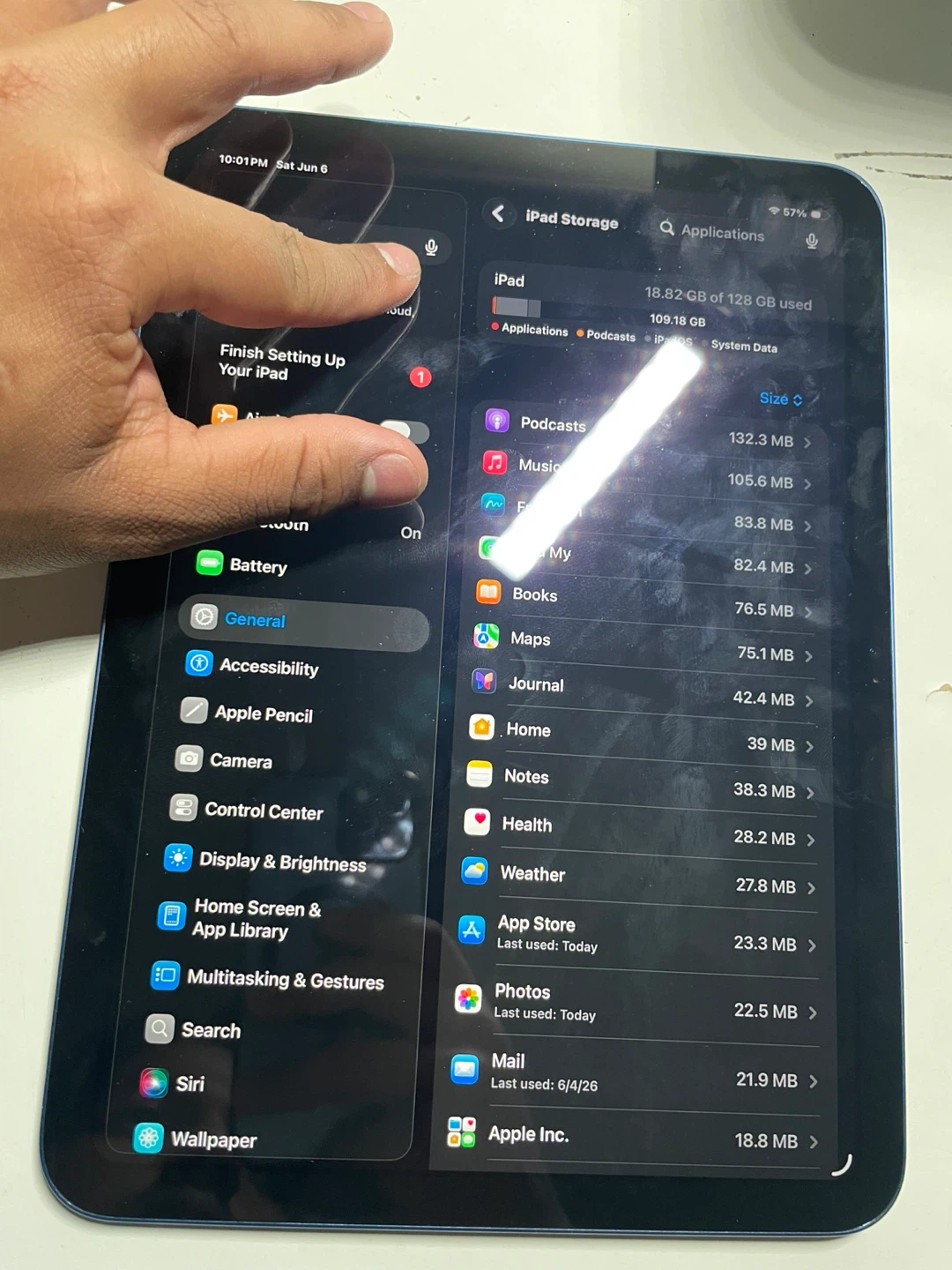 Apple iPad A16 - photo 2