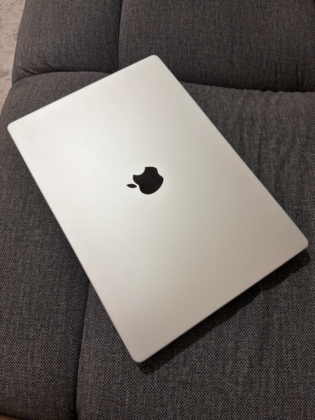 Apple MacBook Pro 16-Inch M3 - 512gb - photo 2