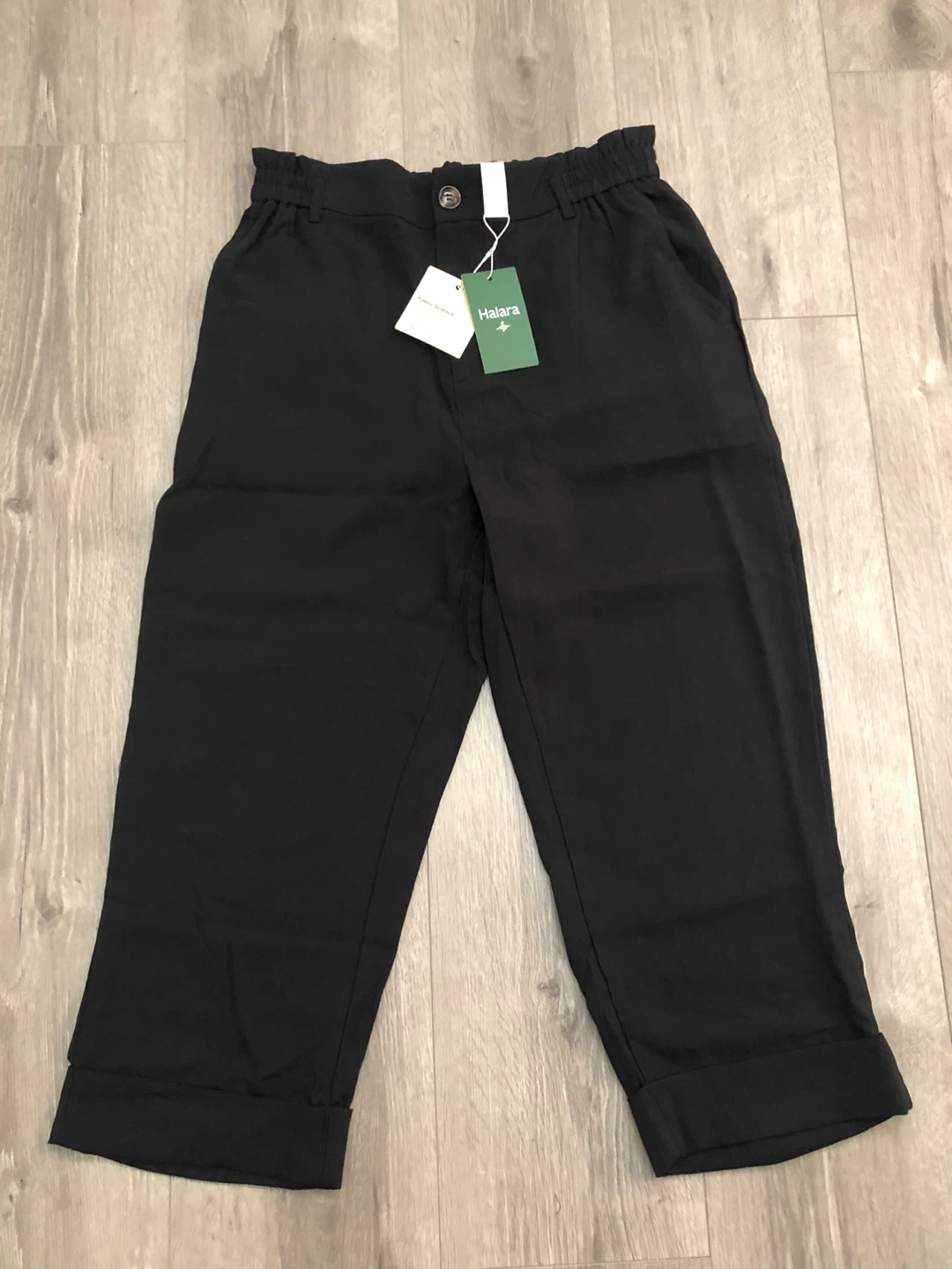 Halara Capri Pants