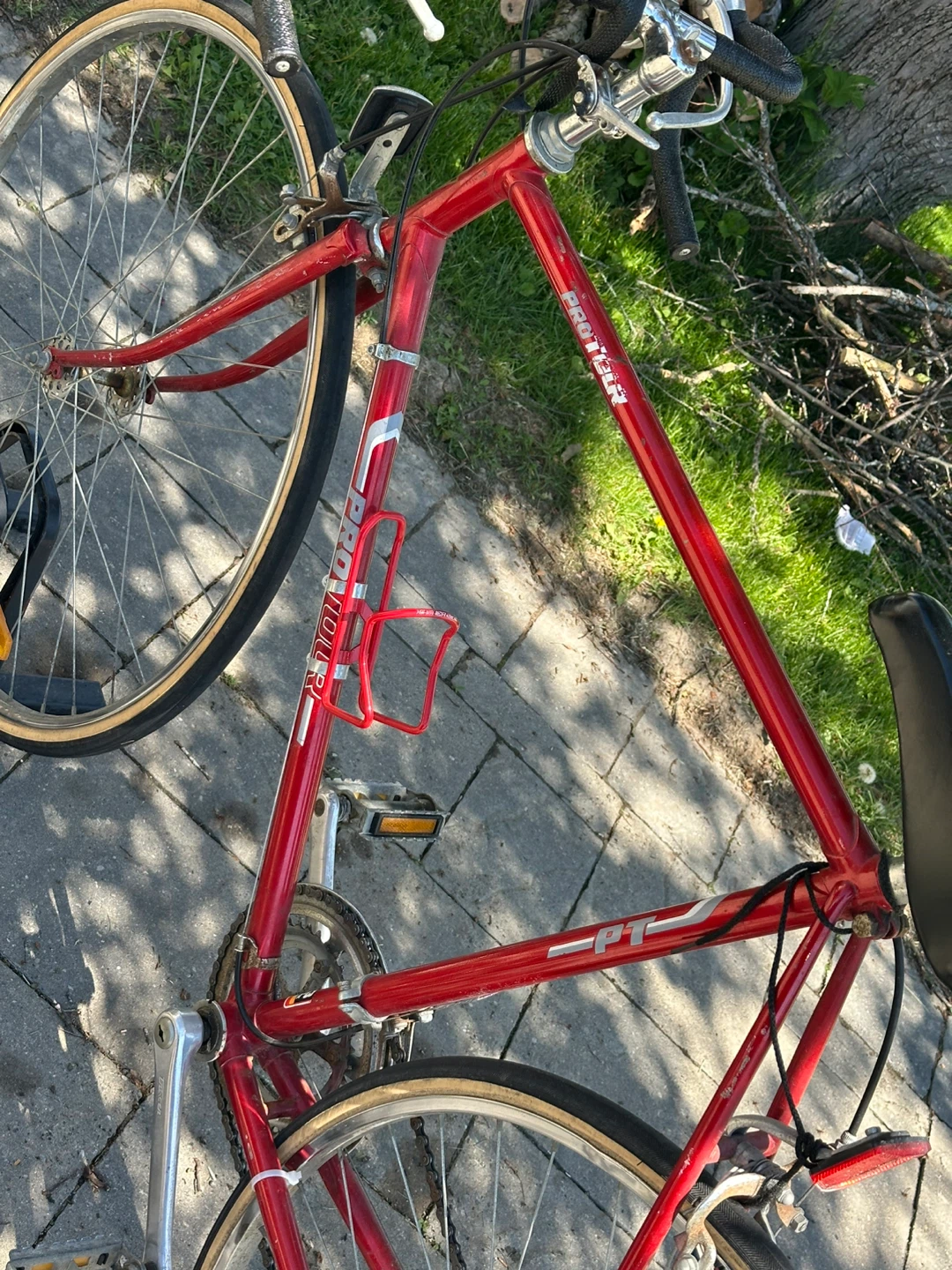 Red Pro Tour Road Bicycle - photo 5