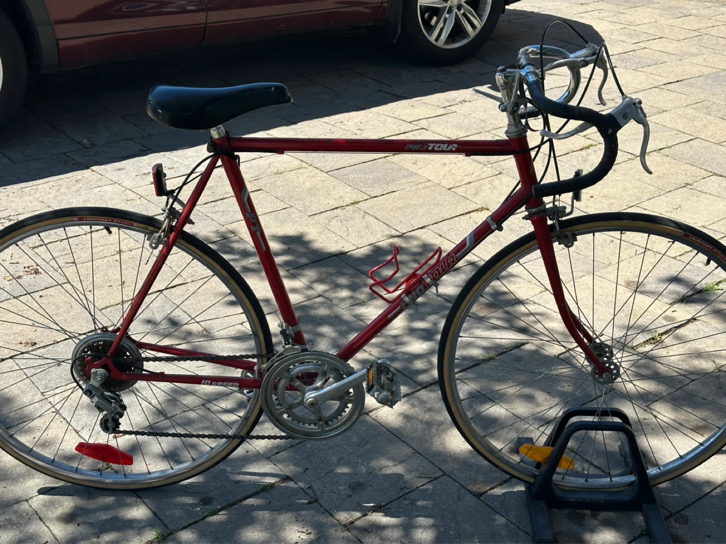 Red Pro Tour Road Bicycle - photo 4