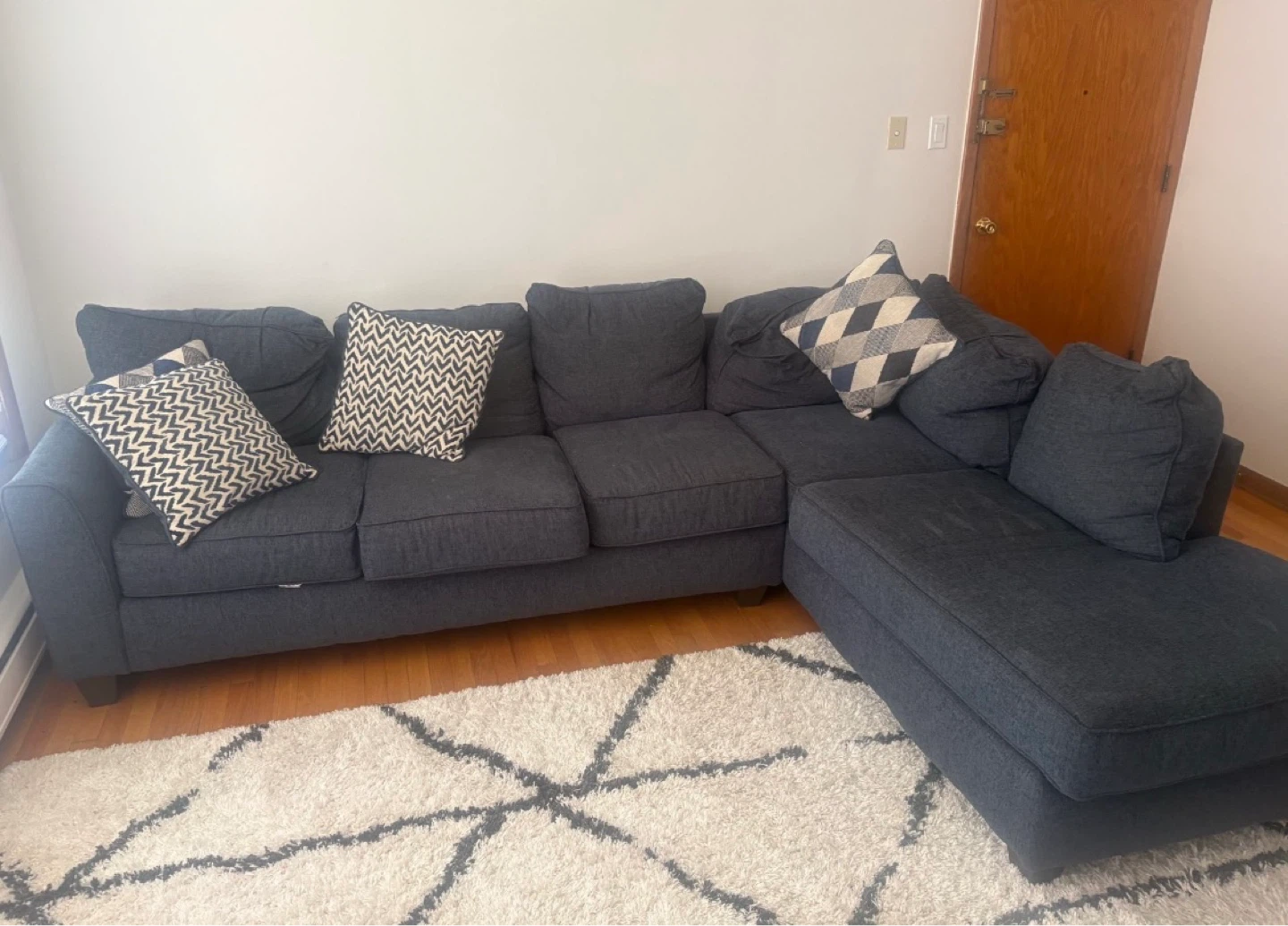 Sectional Couch with Chaise