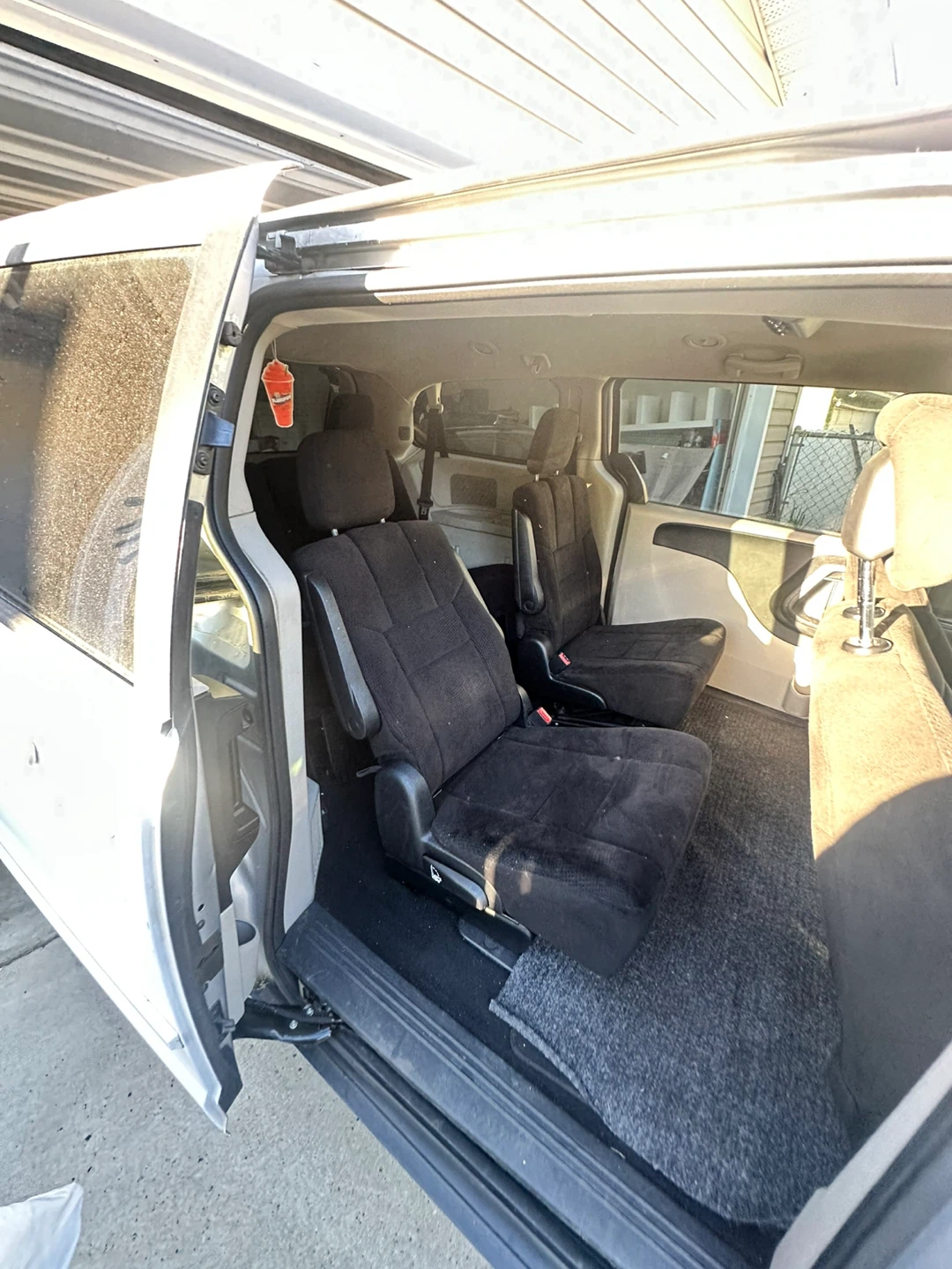 White Dodge Grand Caravan - photo 5