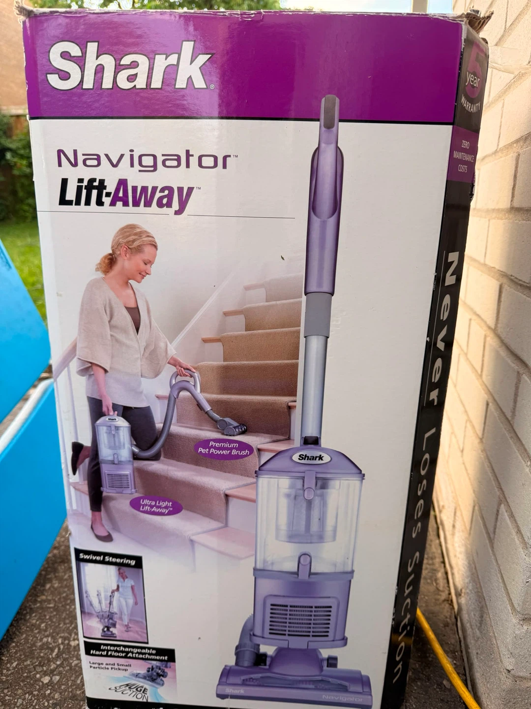 Shark Navigator Lift-Away Vacuum Cleaner