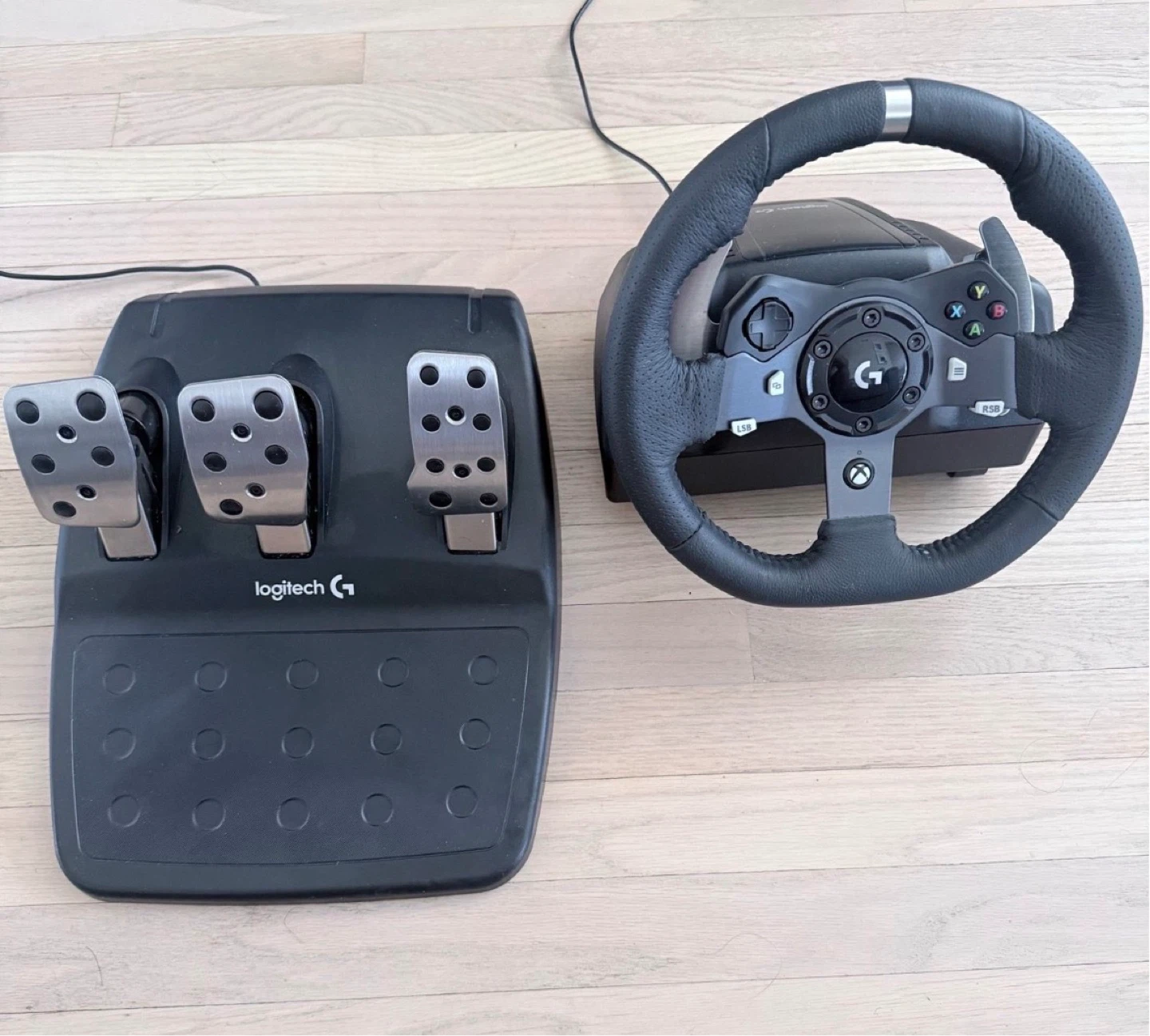 Logitech G923 Racing Wheel and Pedals
