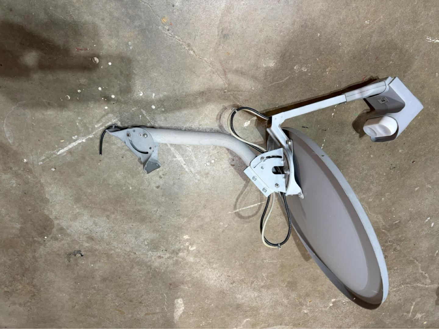 Bell Satellite Dish - photo 4
