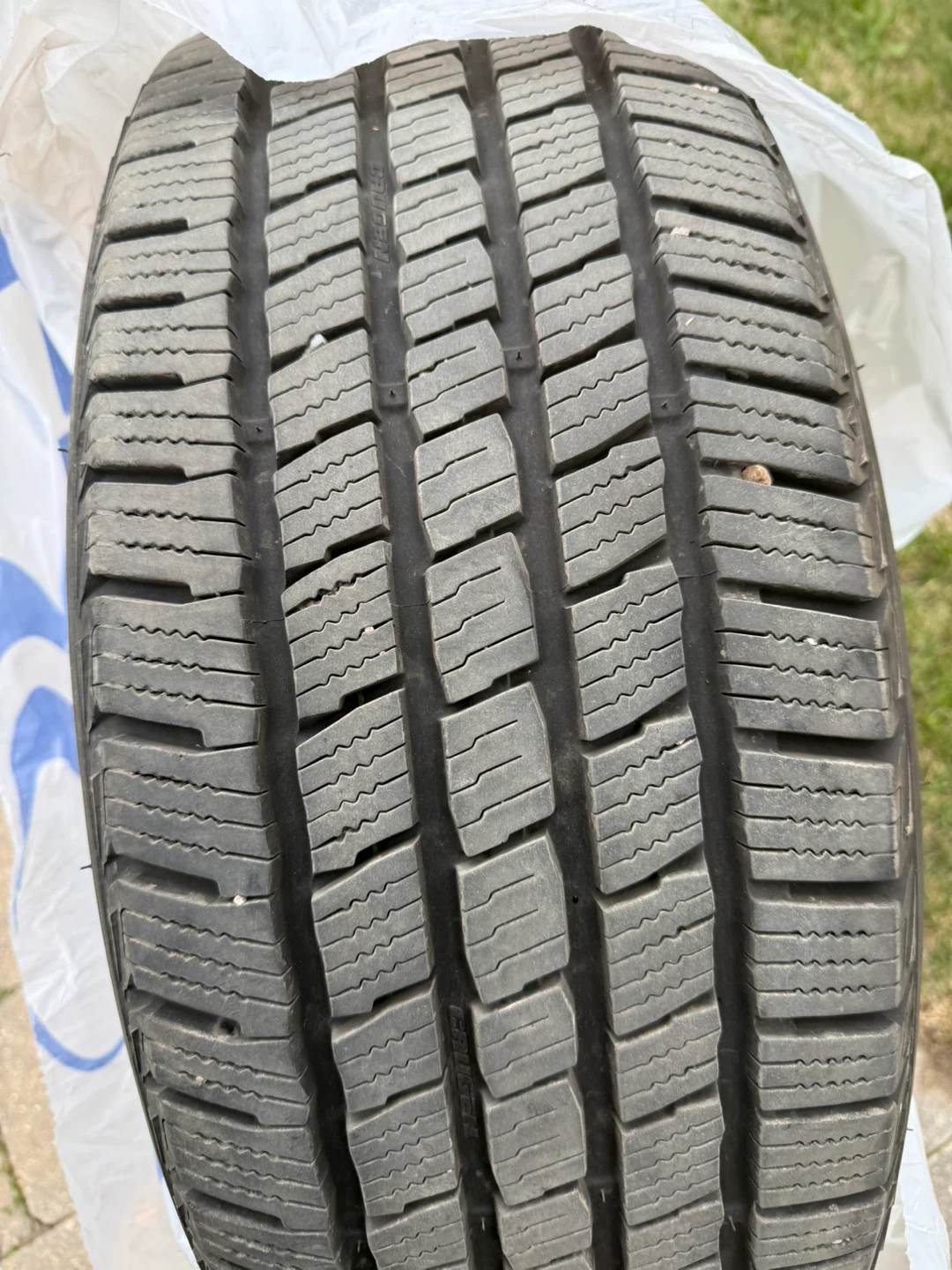 A set of 4 Kumho Tires 245/55R19 All-Season Tire