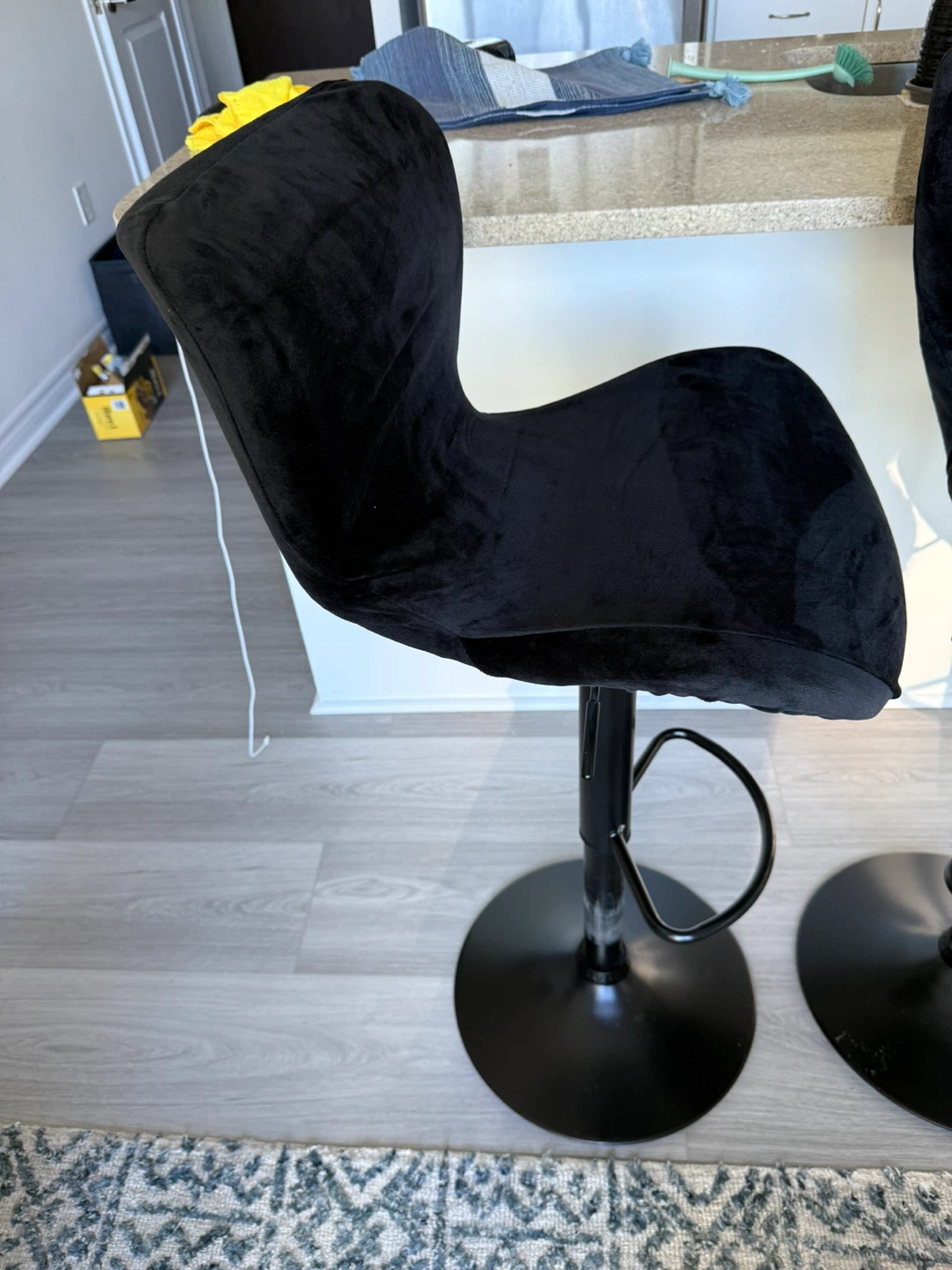 Set of 2 Velvet covered barstools - photo 2