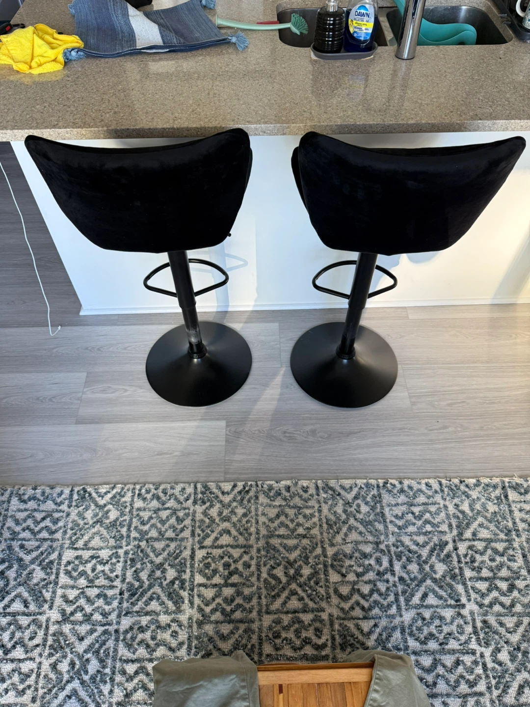 Set of 2 Velvet covered barstools - photo 4