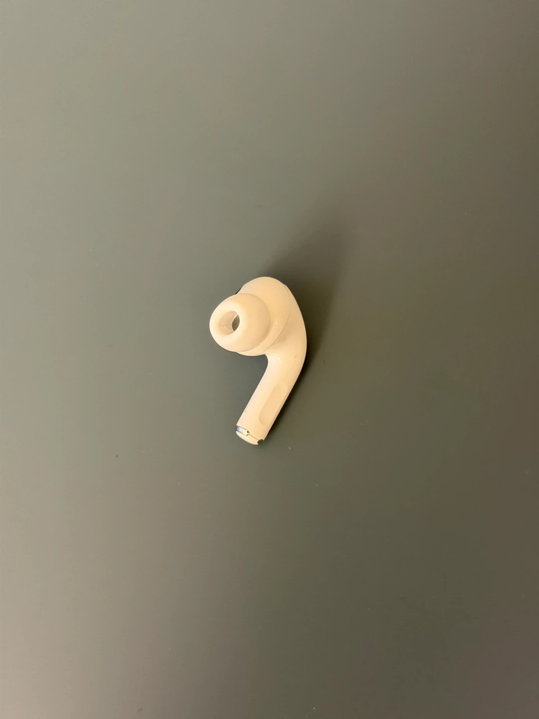 Apple AirPods Pro (Left Earbud) - photo 2
