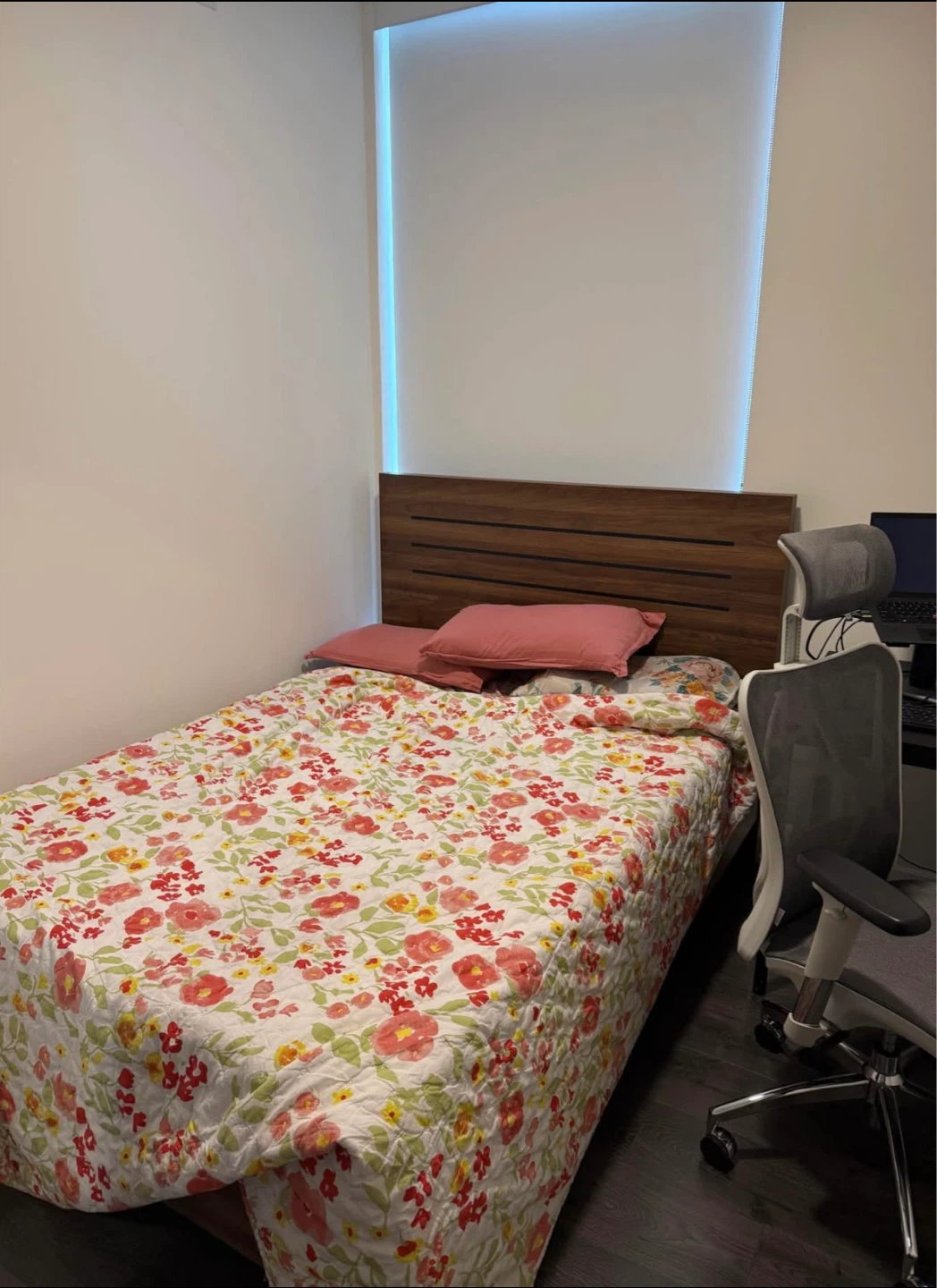 Room for rent in a 2 bedroom 2 bathroom condo unit - photo 5