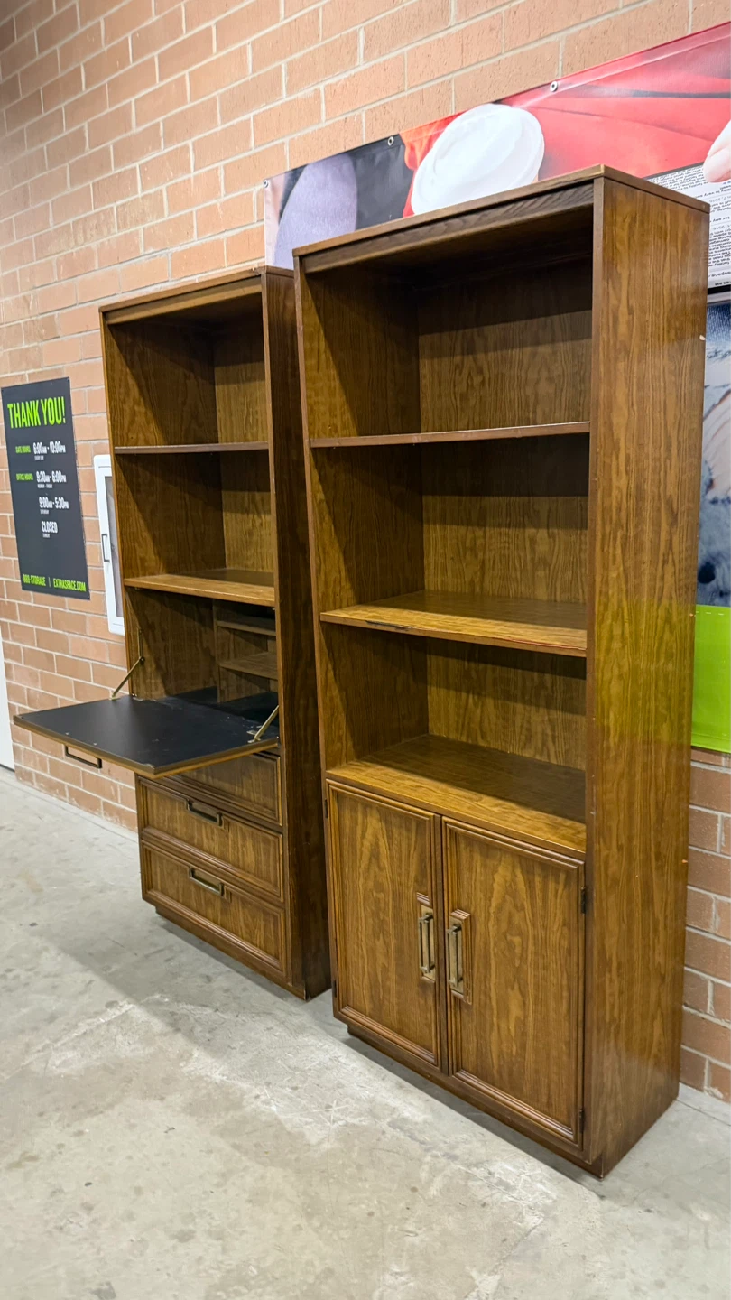 Drexel set of 2 Bookcases with storage - photo 5
