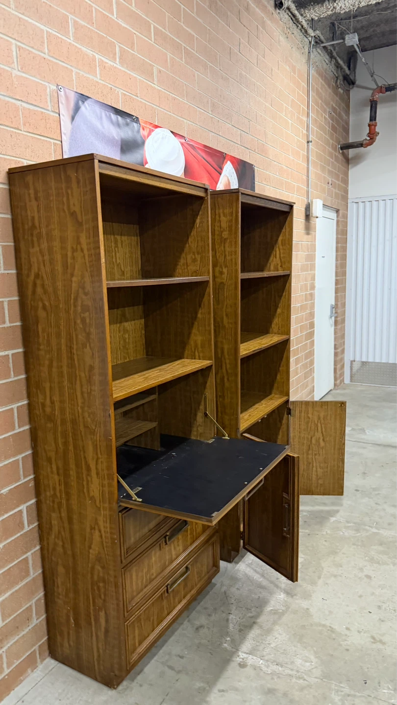 Drexel set of 2 Bookcases with storage - photo 3