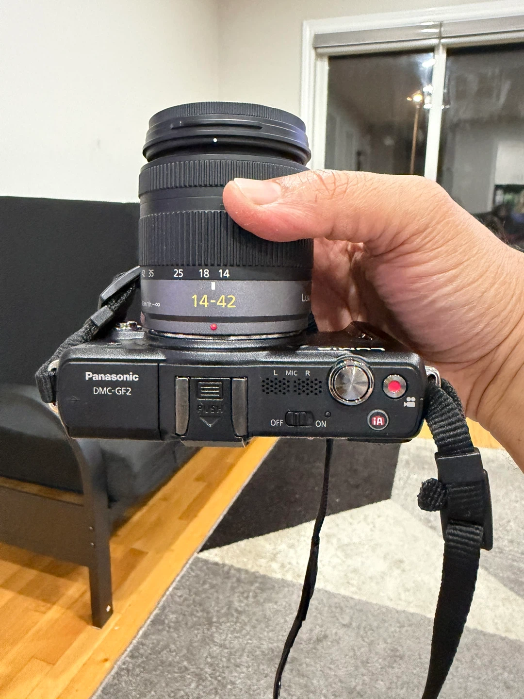 Panasonic Lumix GF2 Mirrorless Camera with 14-42mm Lens - photo 5