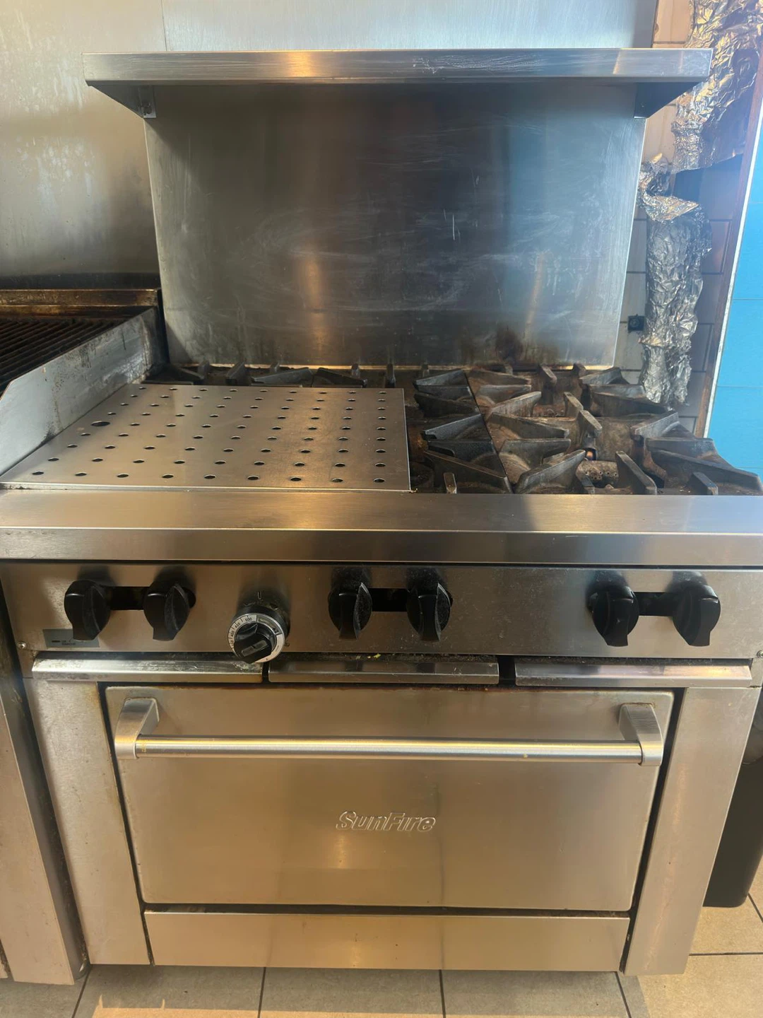 Sunfire Commercial Gas Range oven