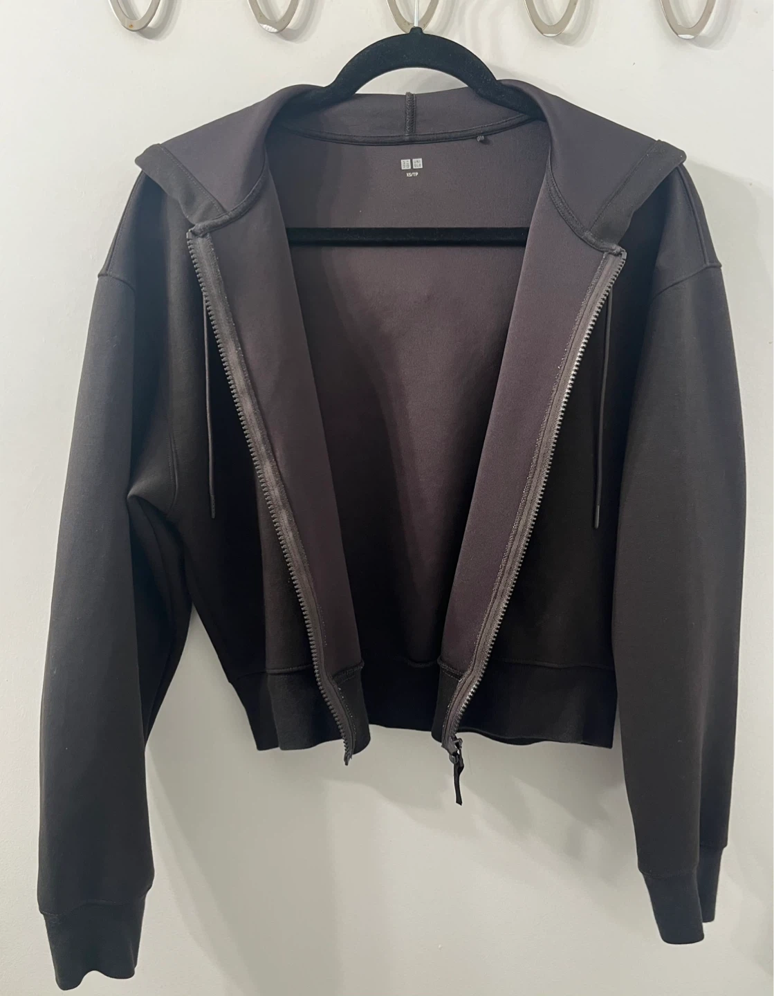 Uniqlo cropped zip up - photo 2