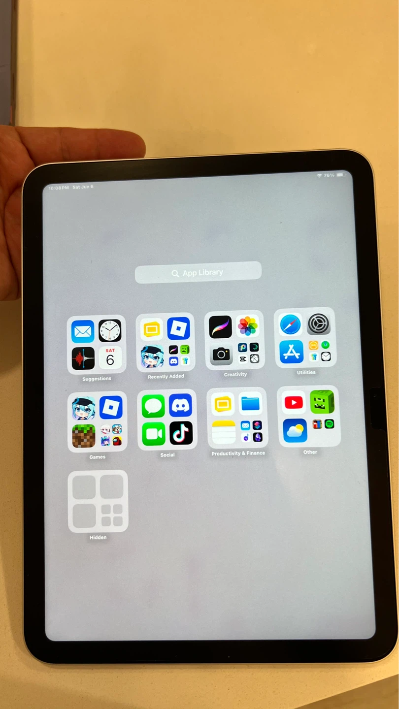 Apple iPad 10 Gen like new (paper screen protector on it) - photo 4