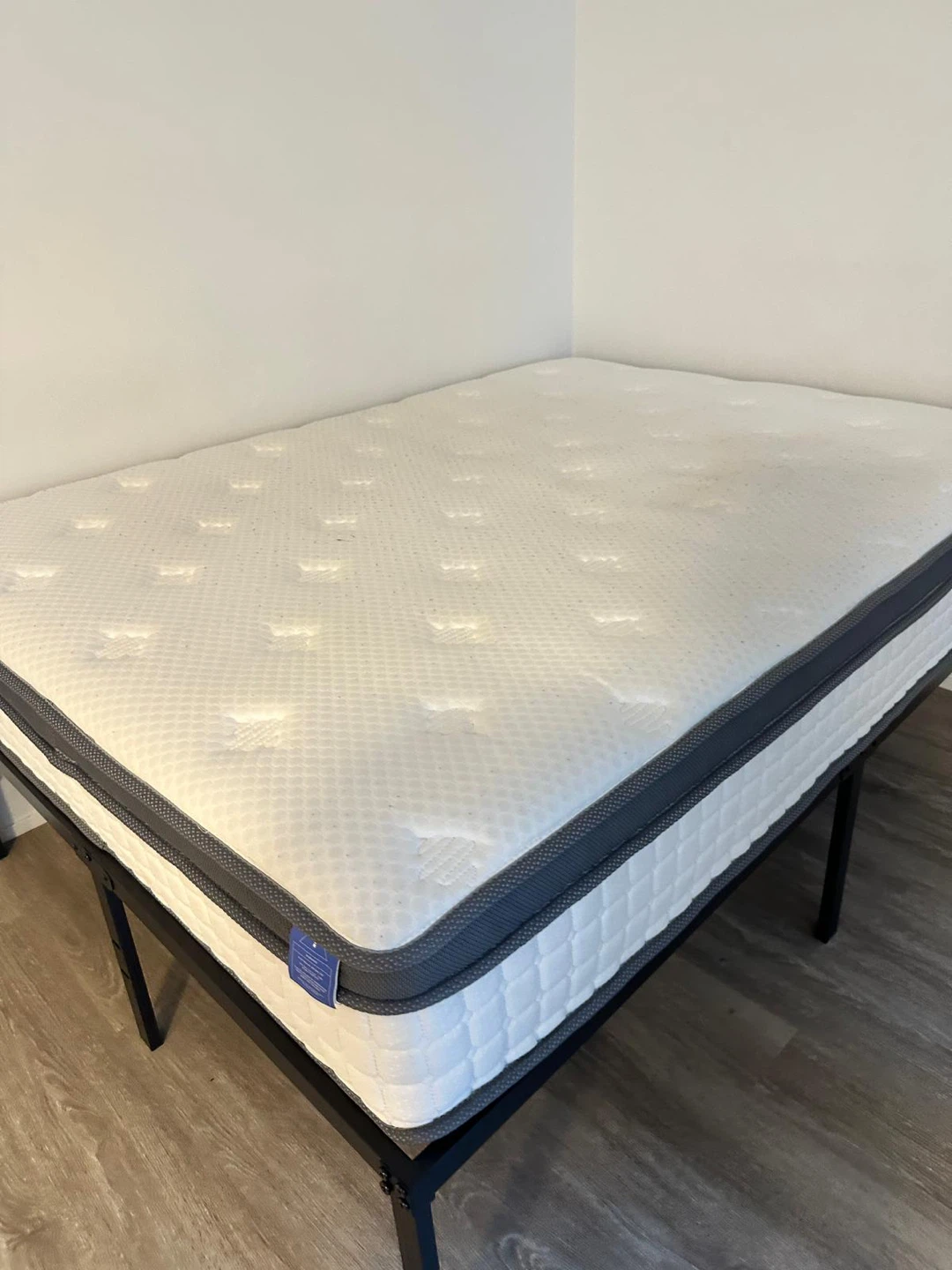 Queen Size Mattress - photo 5