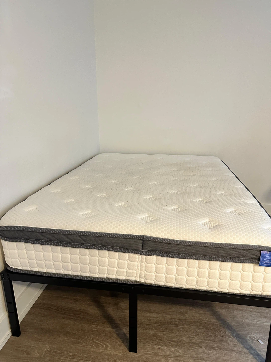 Queen Size Mattress - photo 3
