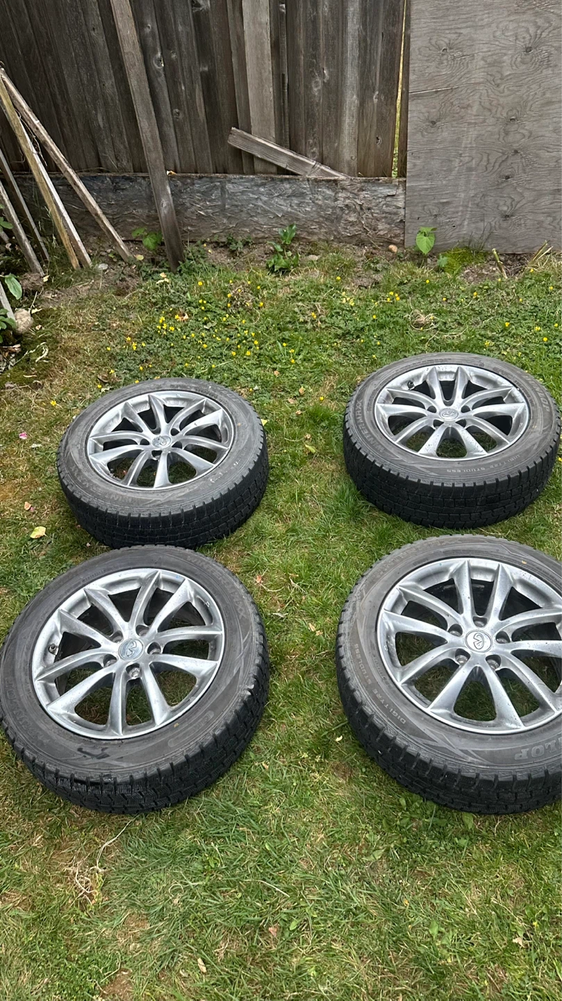G37 Dunlop Winter Tires with Rims Set of 4 - photo 2
