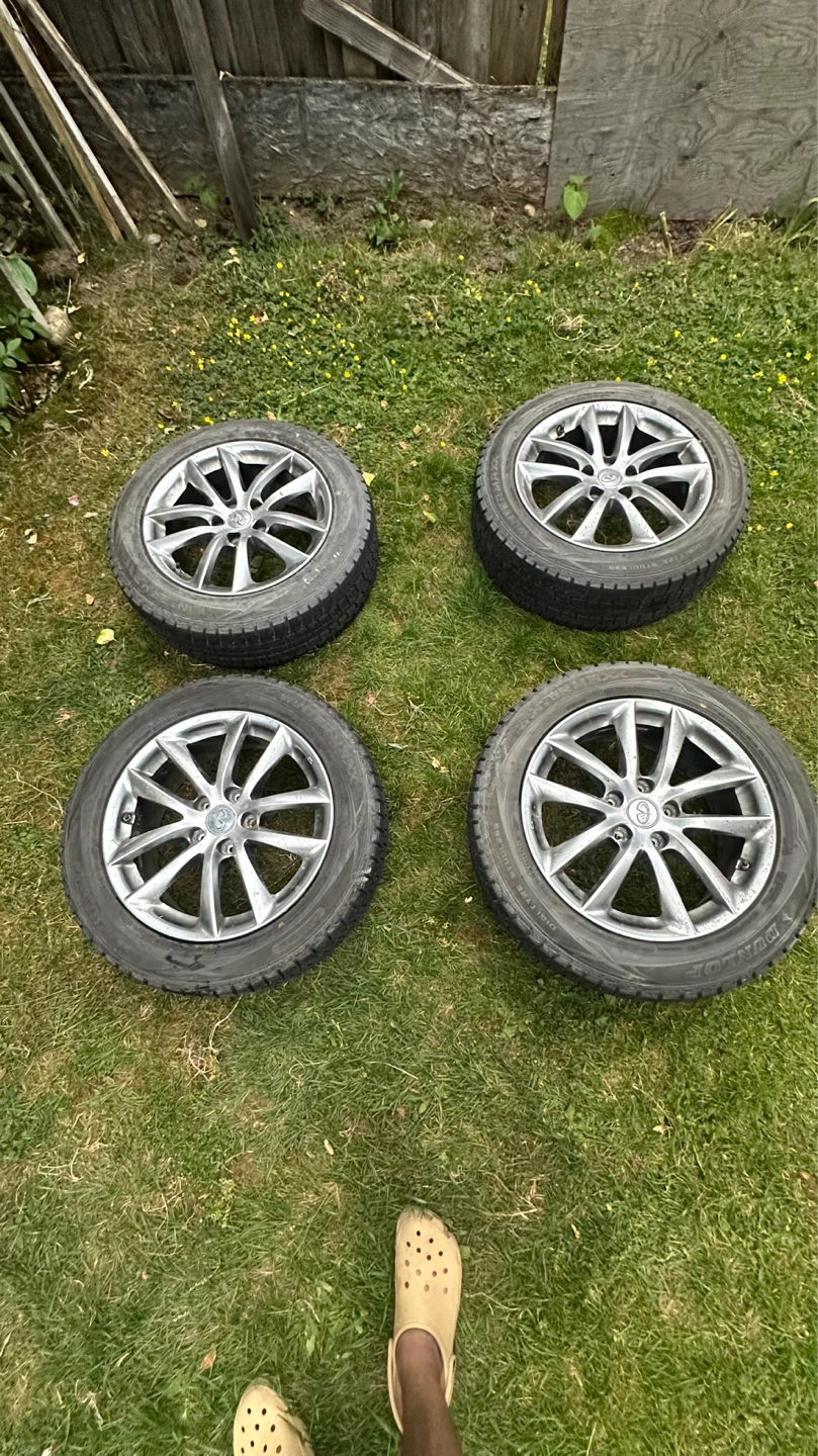 G37 Dunlop Winter Tires with Rims Set of 4