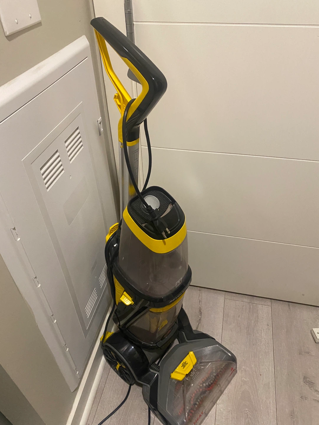 Bissell Revolution ProHeat Carpet Cleaner - photo 2