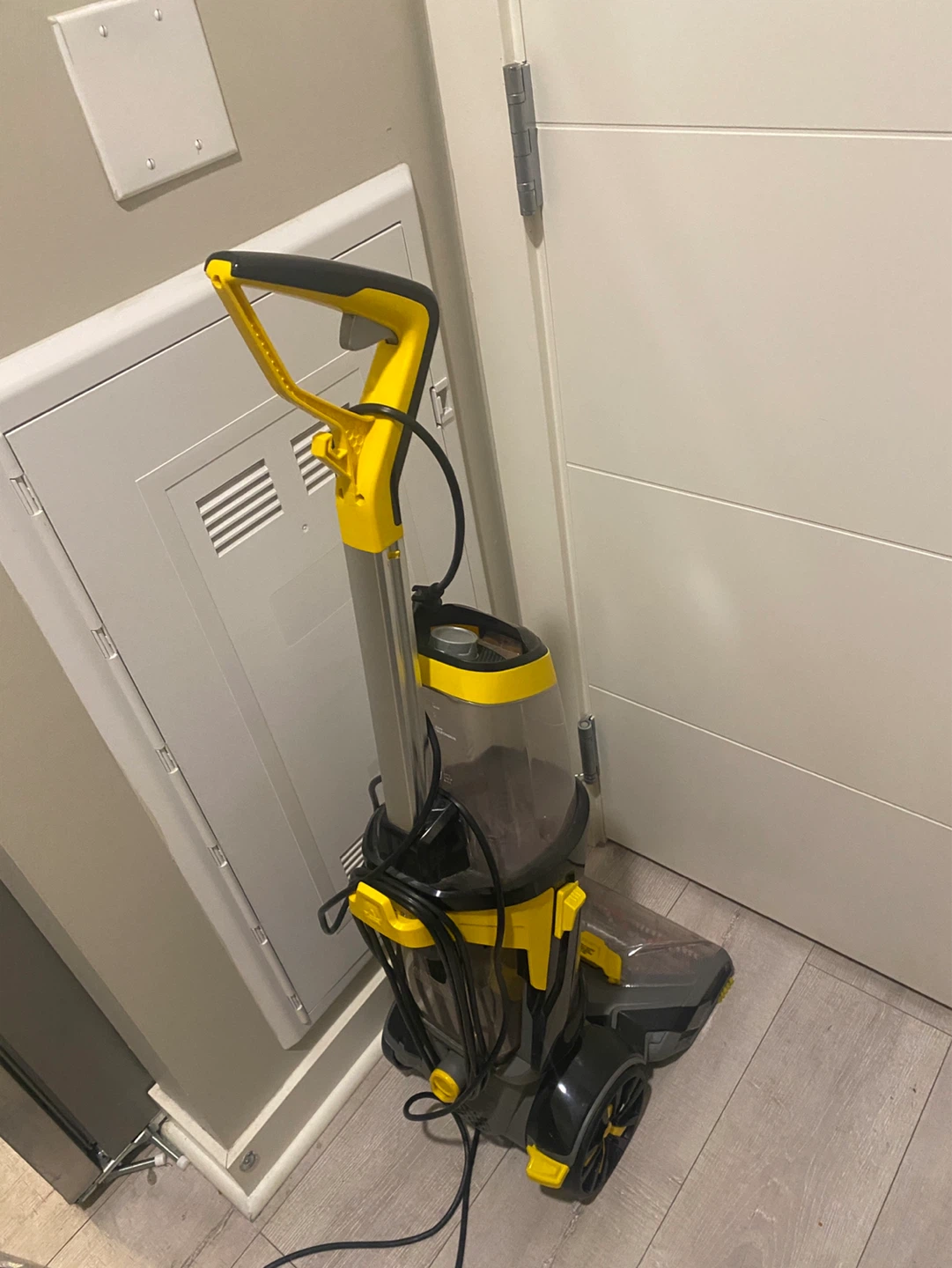 Bissell Revolution ProHeat Carpet Cleaner - photo 5