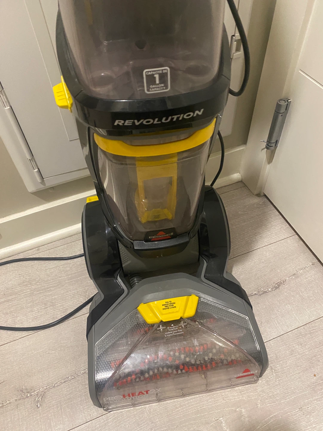 Bissell Revolution ProHeat Carpet Cleaner - photo 4