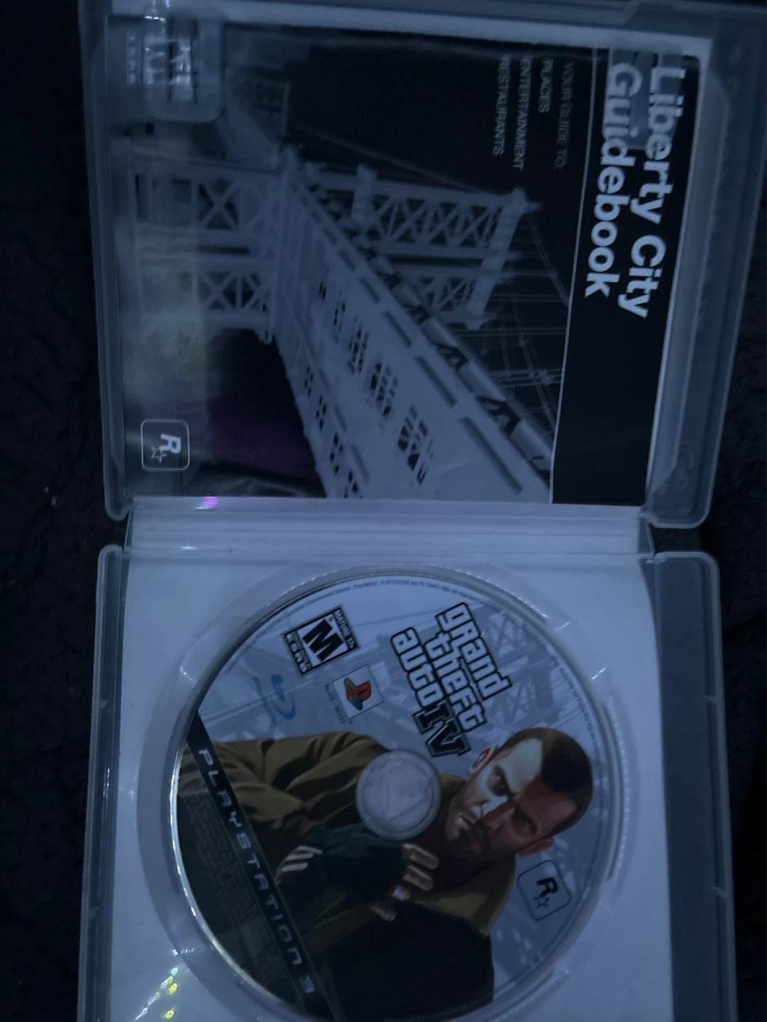 Grand Theft Auto IV - PS3 - photo 3