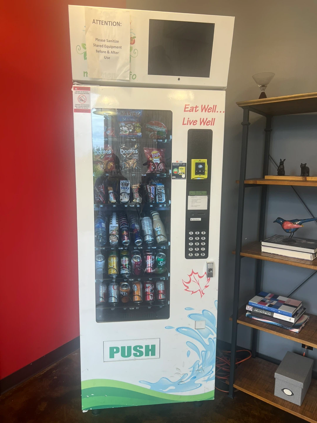 Vending Machine with location no commission - photo 2