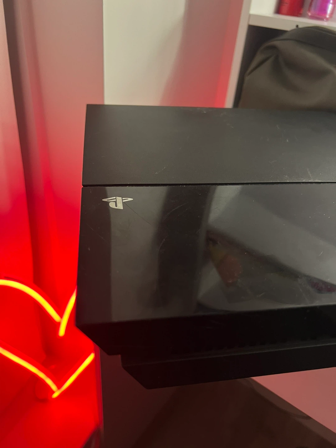 Sony PlayStation 4 - photo 3