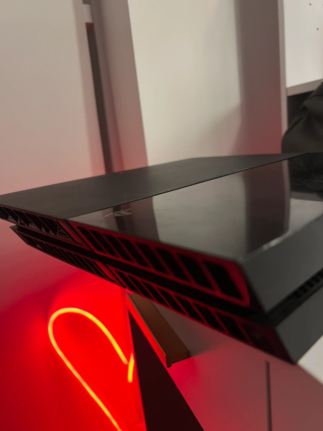 Sony PlayStation 4 - photo 2