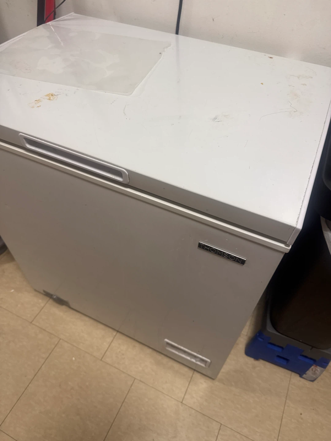 White Thomson Chest Freezer