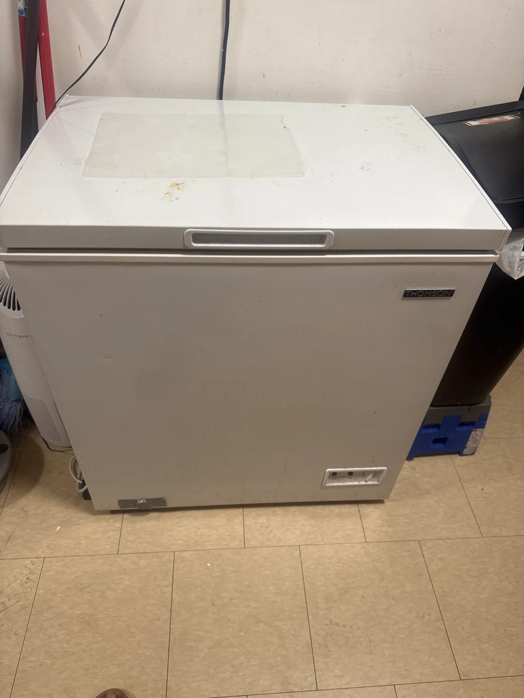 White Thomson Chest Freezer - photo 3