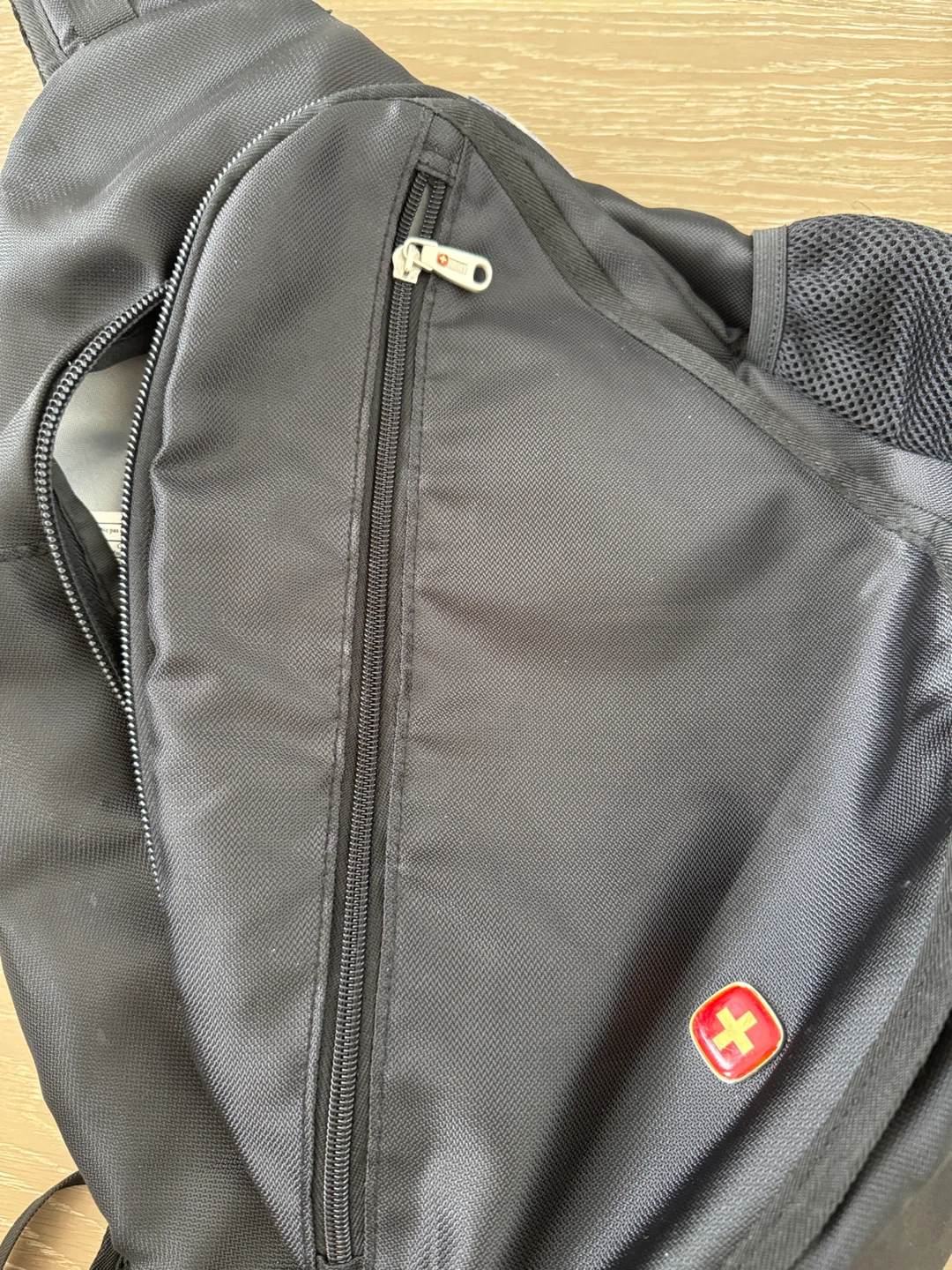 Swiss Gear Black Sling Backpack - photo 3