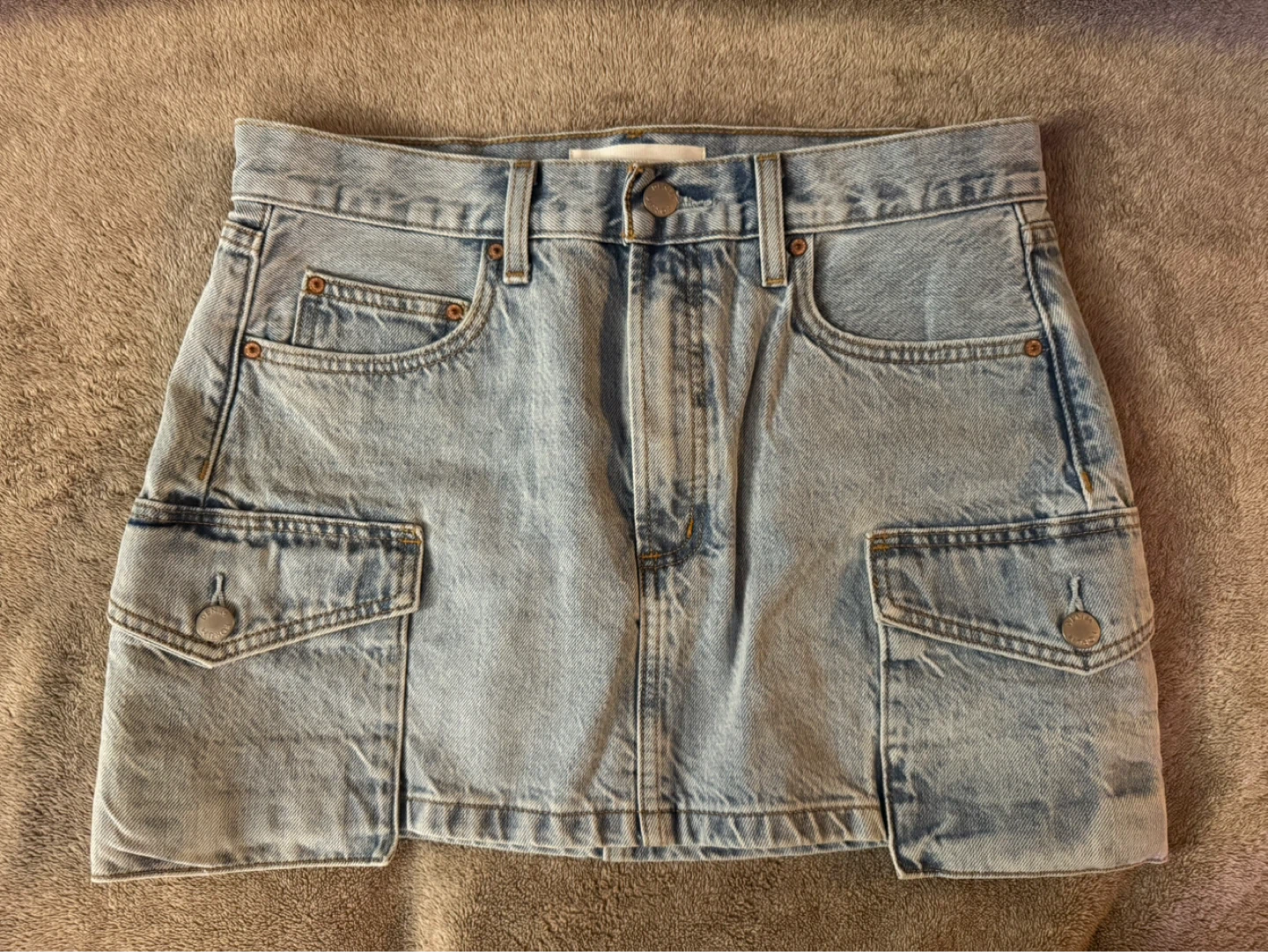 DENIM DUO '90S CARGO MINI DENIM SKIRT Light Wash - photo 2