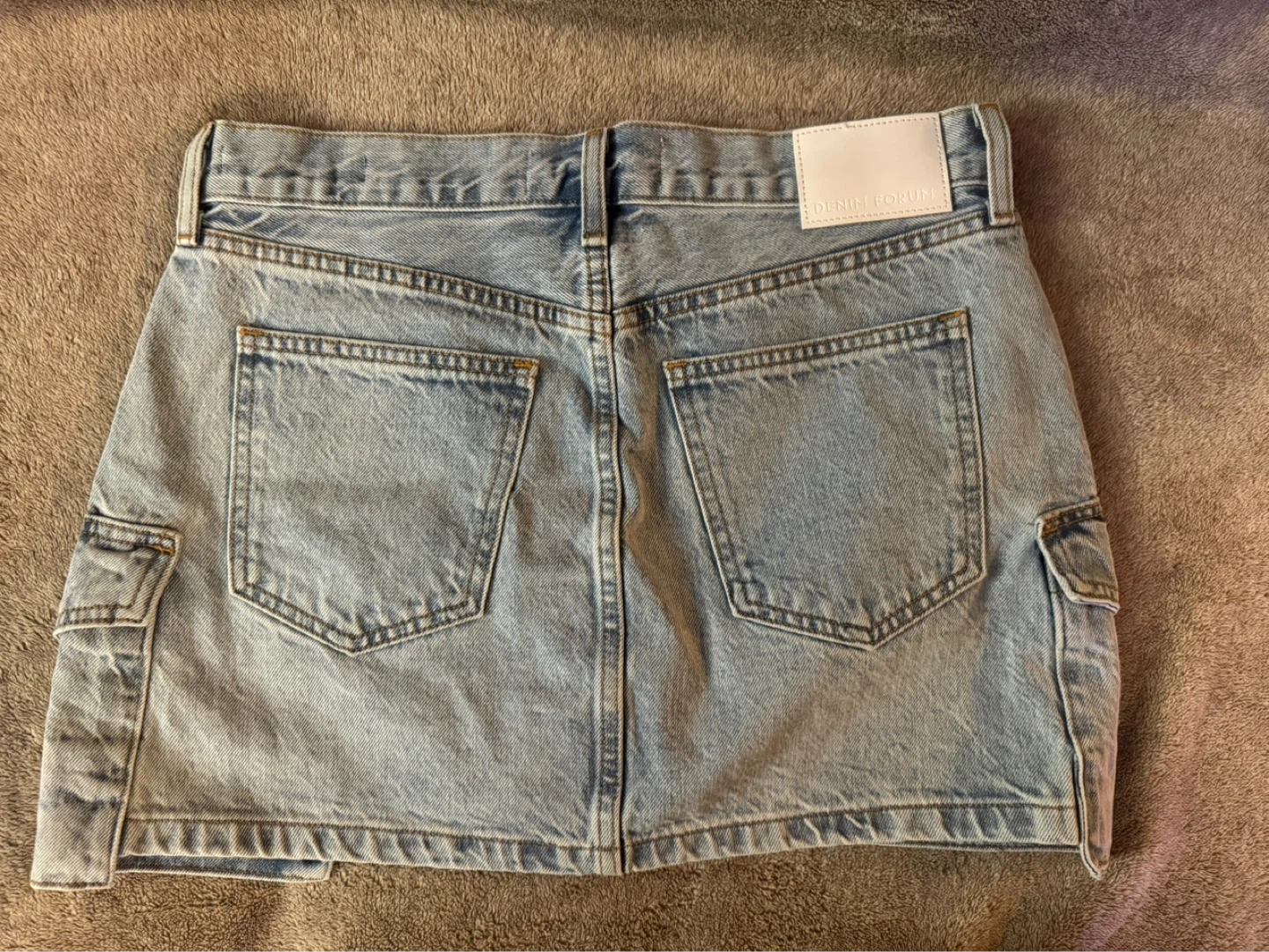 DENIM DUO '90S CARGO MINI DENIM SKIRT Light Wash - photo 3