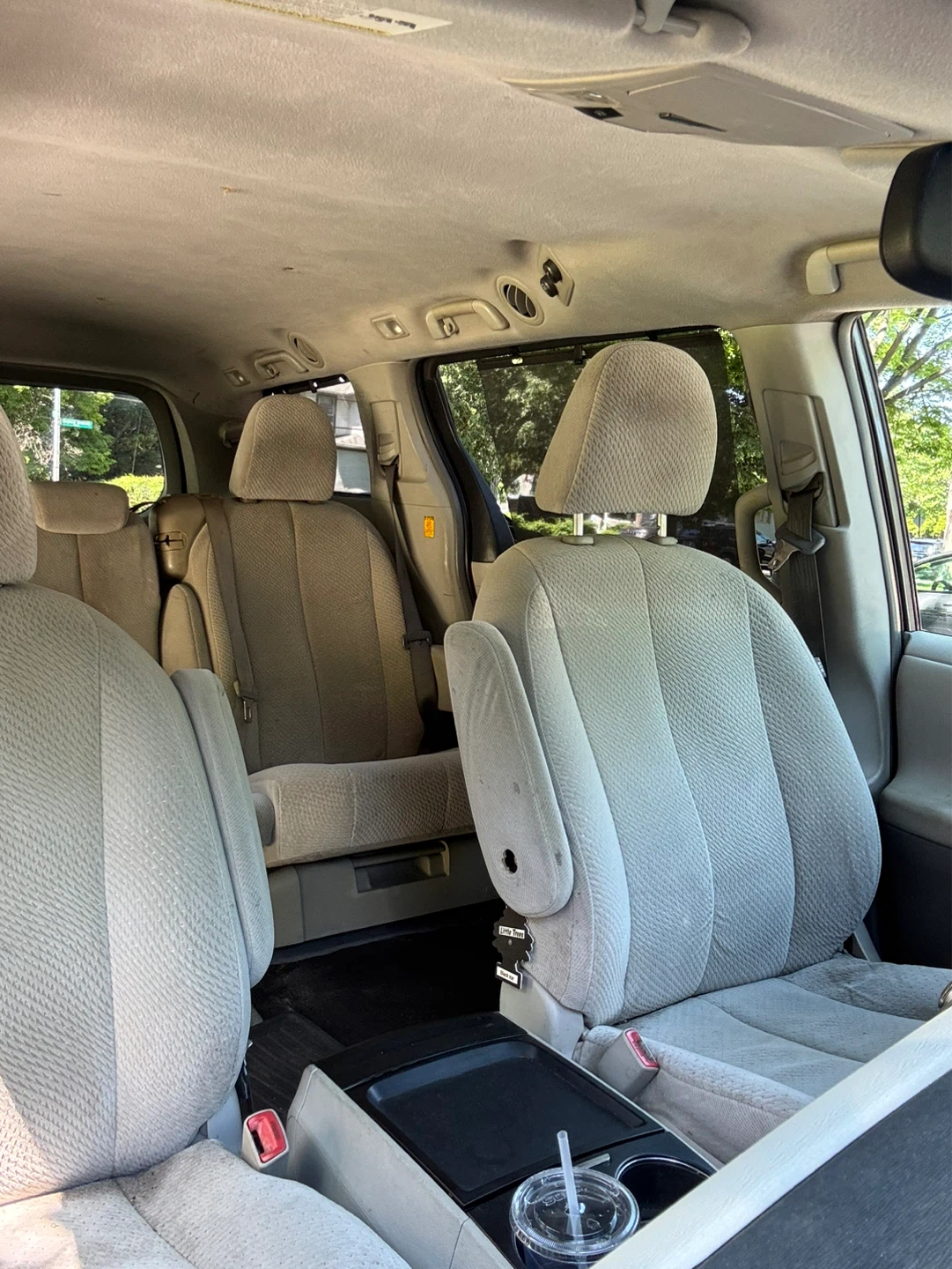 Toyota Sienna Minivan - photo 2
