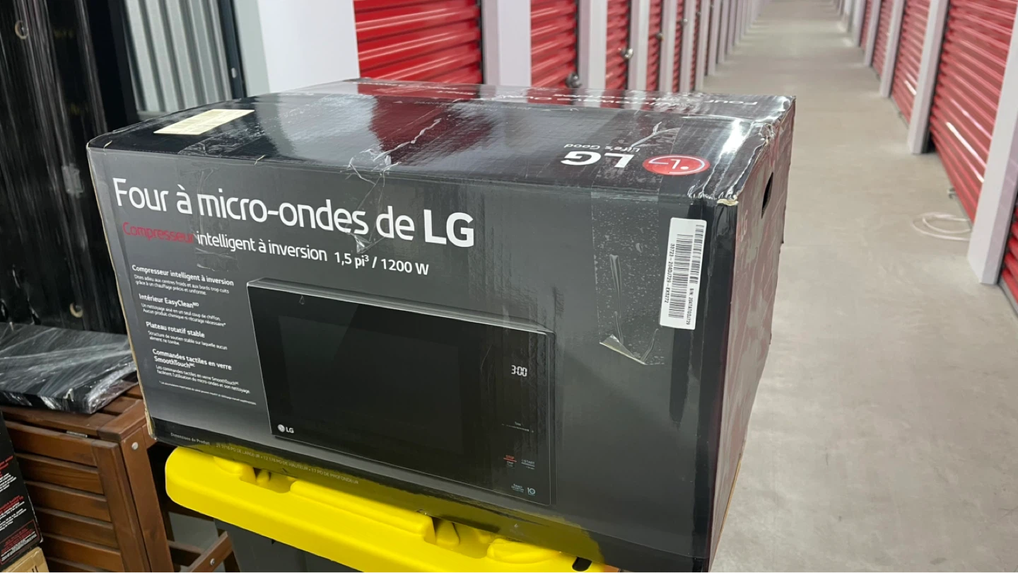 LG Microwave Oven 1.5 Cu. Ft. / 1200 W - photo 2