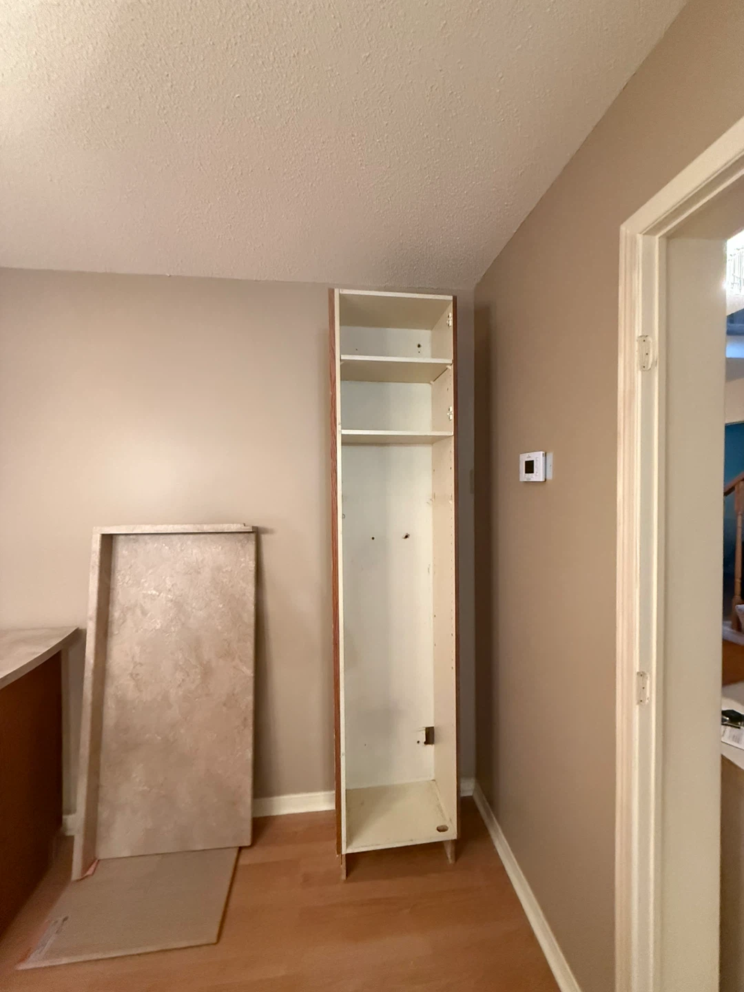 Free Kitchen cabinets, bathroom vanities, laundry cabinets - photo 5