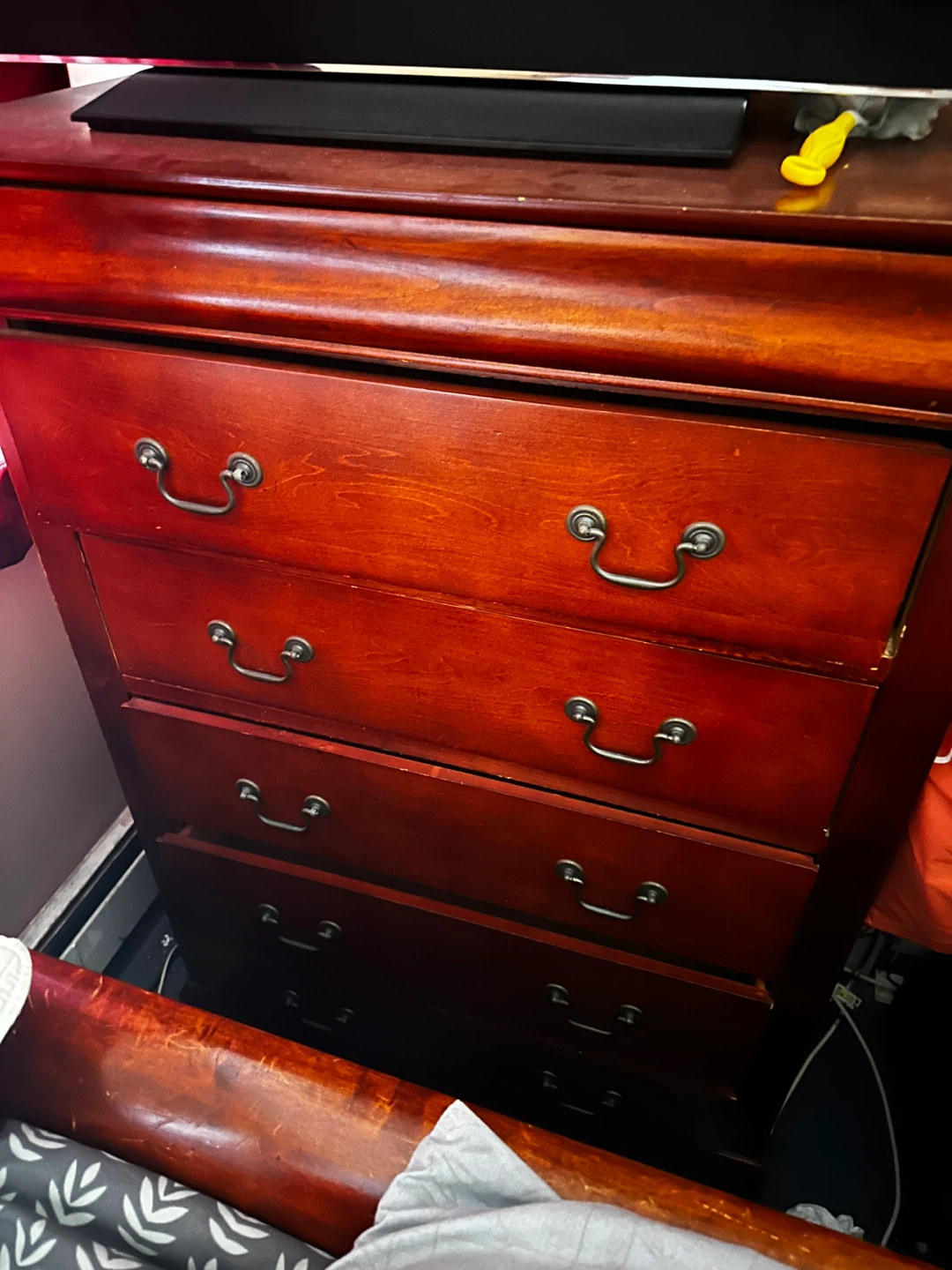 A bedroom set - photo 3