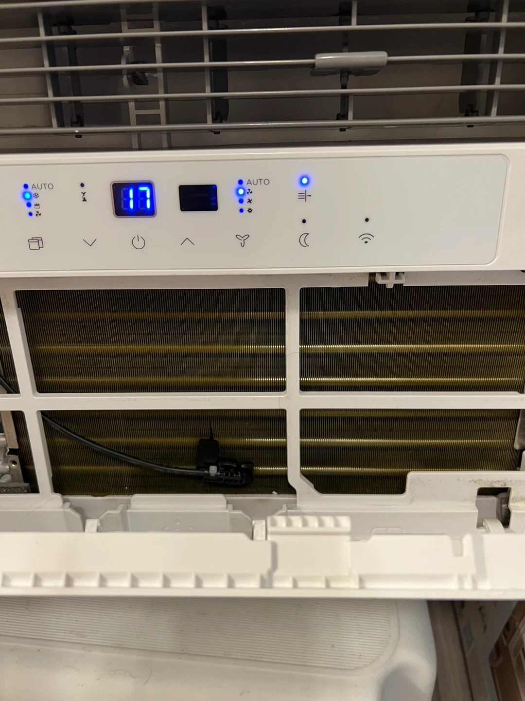 Smart wifi 8,000 BTU Room Air Conditioner in the box. - photo 3