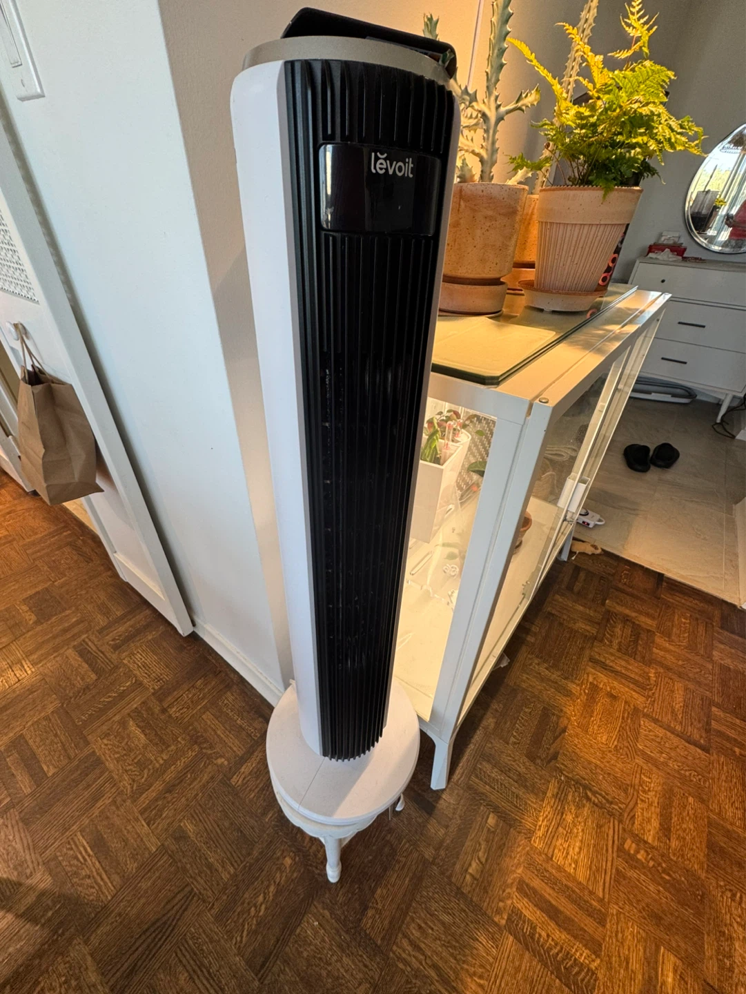 Levoit Tower Air circulator fan - photo 3