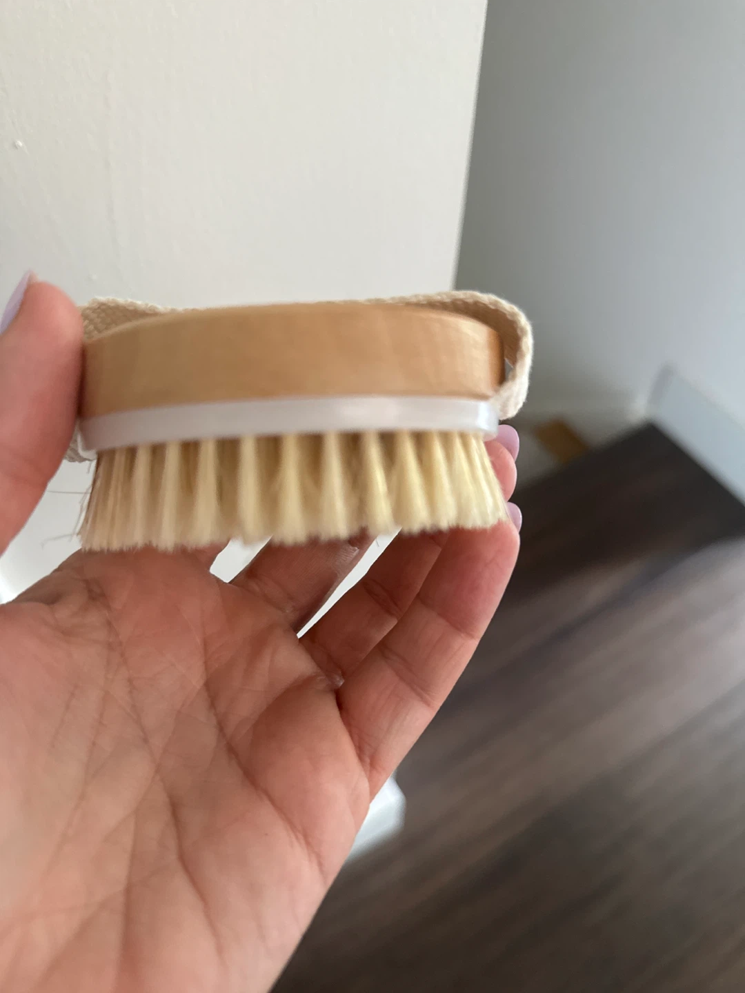 Wooden dry Brush with Natural Bristles