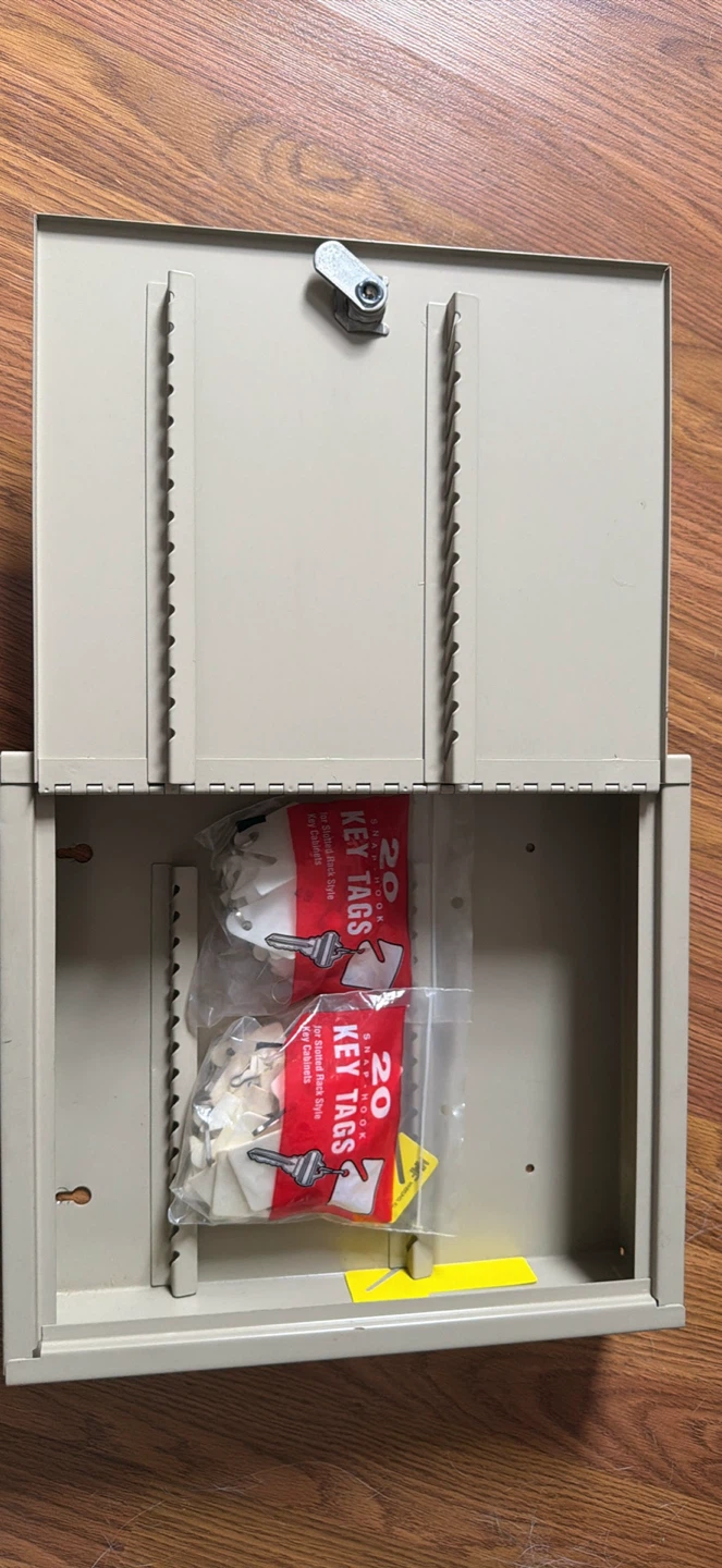 Key Cabinet with 40 Key Tags - photo 2