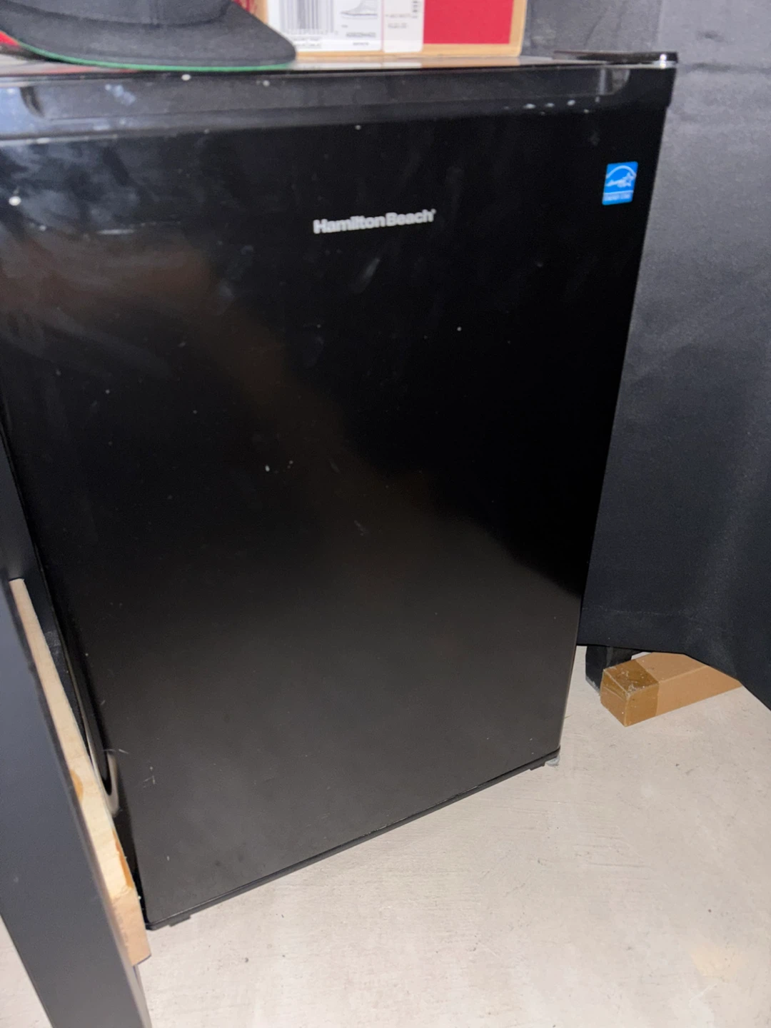Hamilton Beach Mini Fridge - photo 3