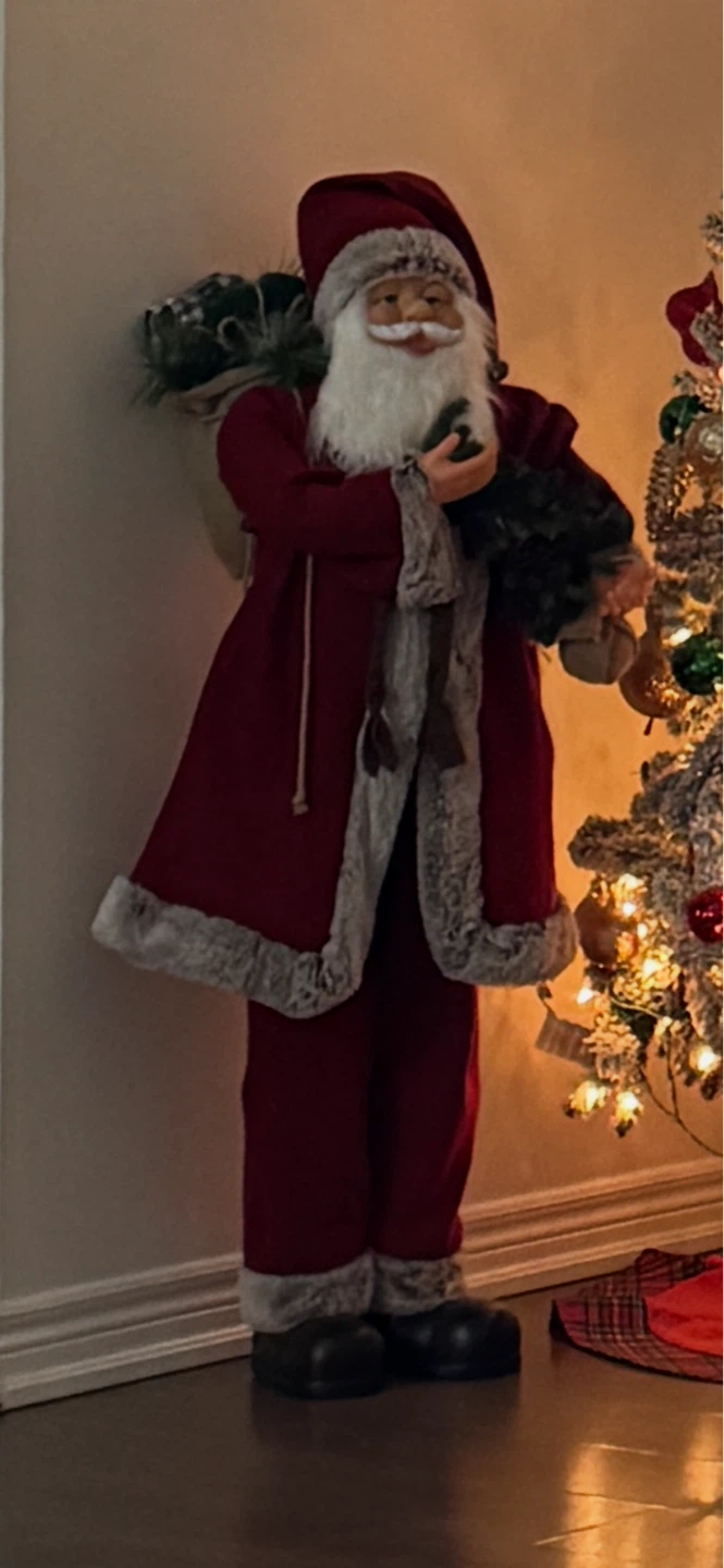 FREE - Decorated Christmas Tree with Santa Claus Figure - photo 4
