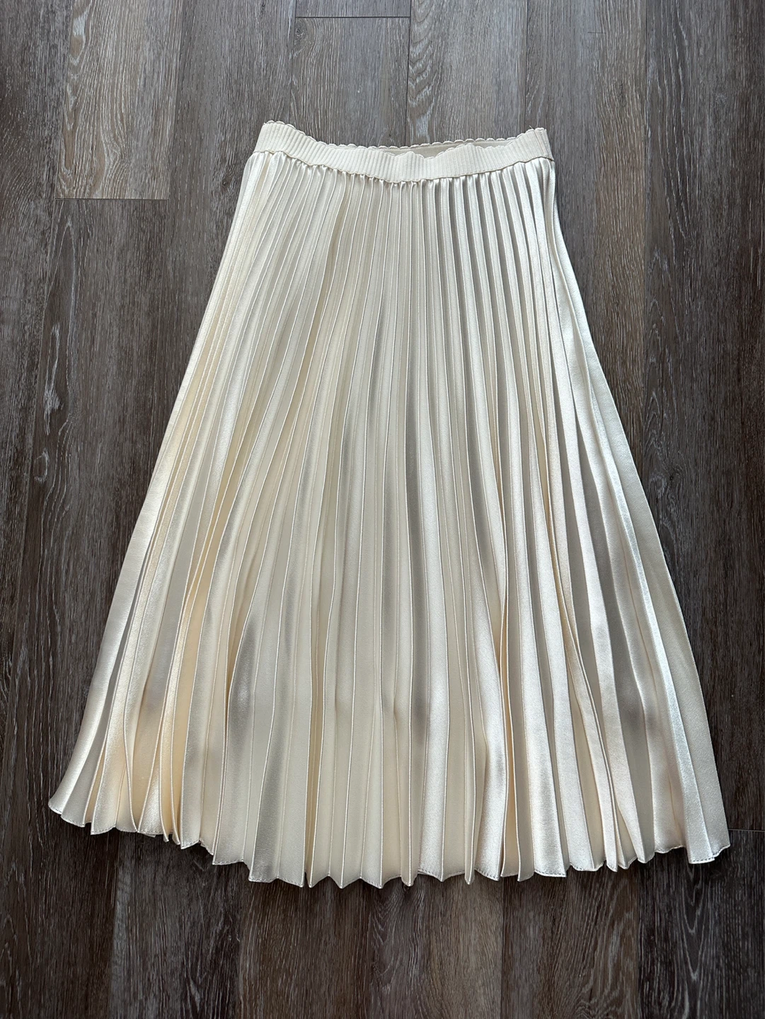 Cream Pleated Midi Skirt size S