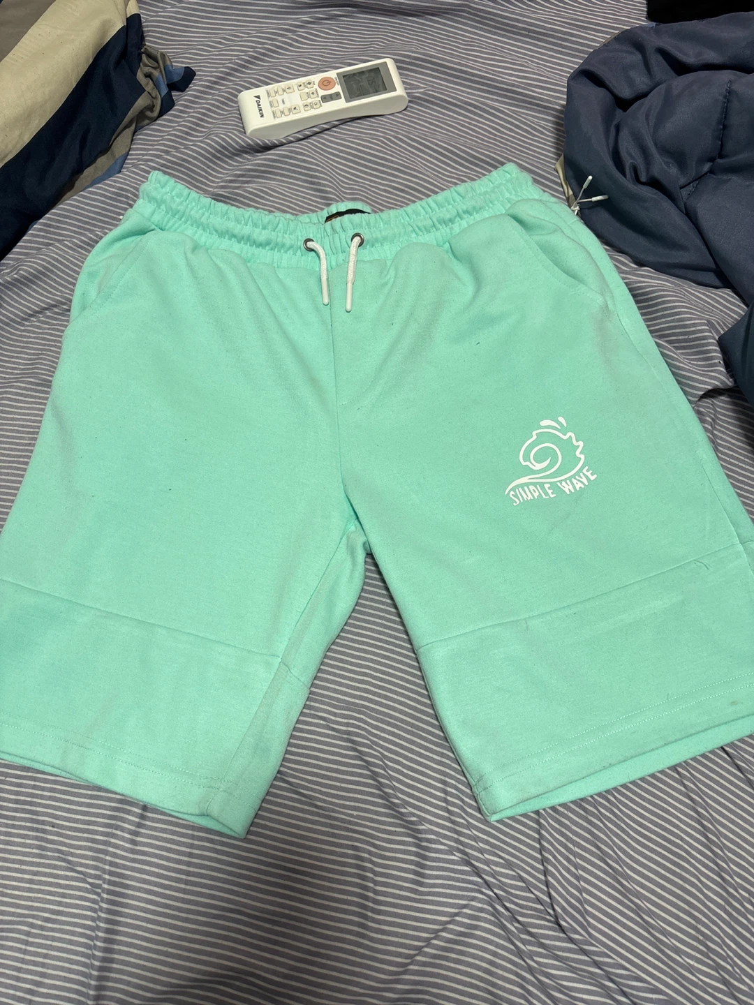 Simple Wave Sweat Shorts large