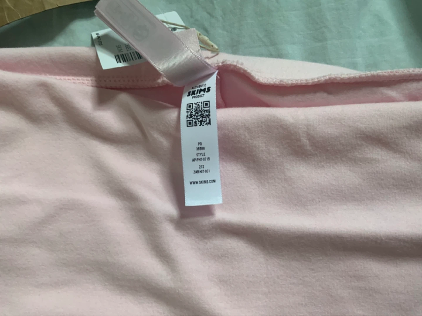 BNWT SKIMS Pink Foldover Waist Yoga Pants Size XS - photo 2